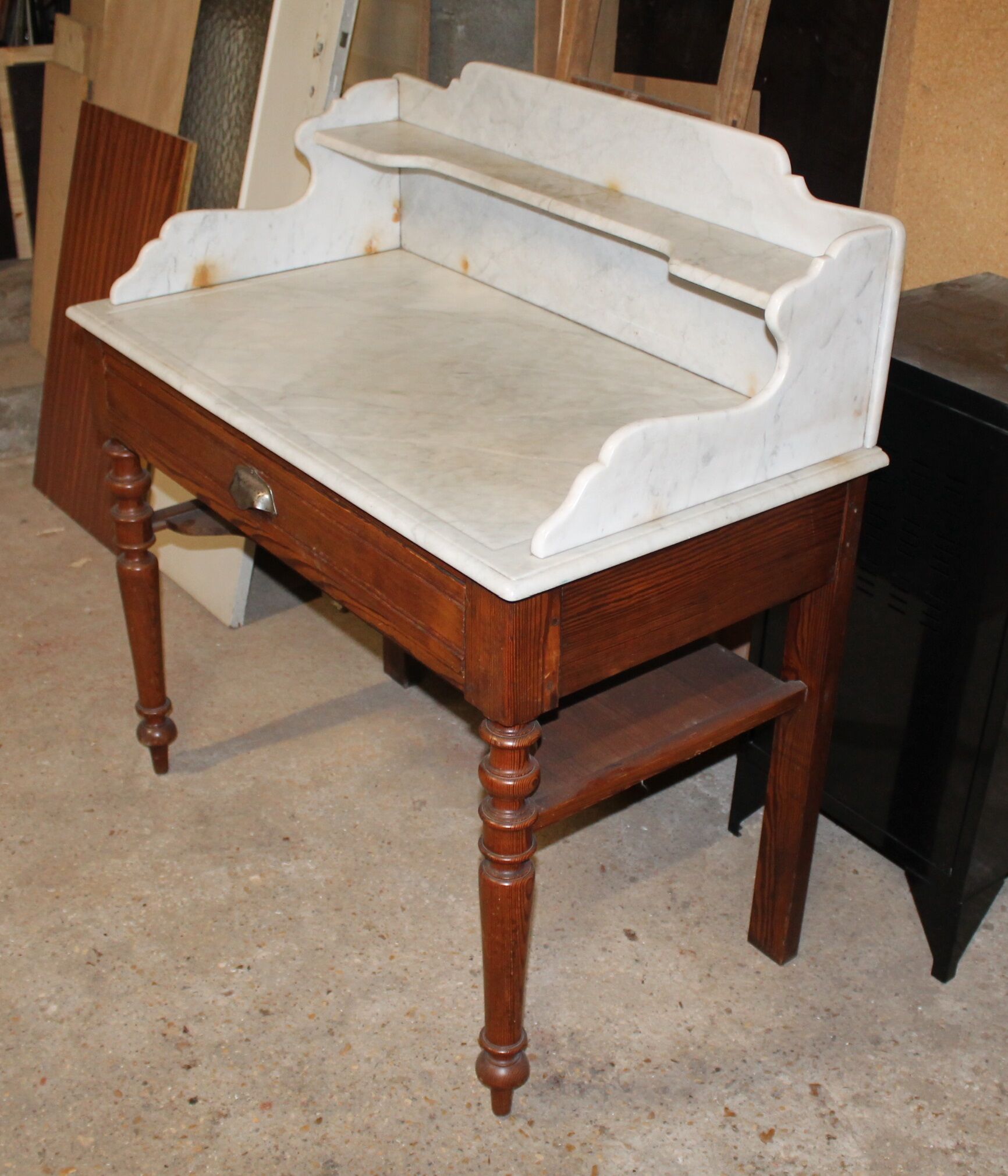 Table dessus en marbre