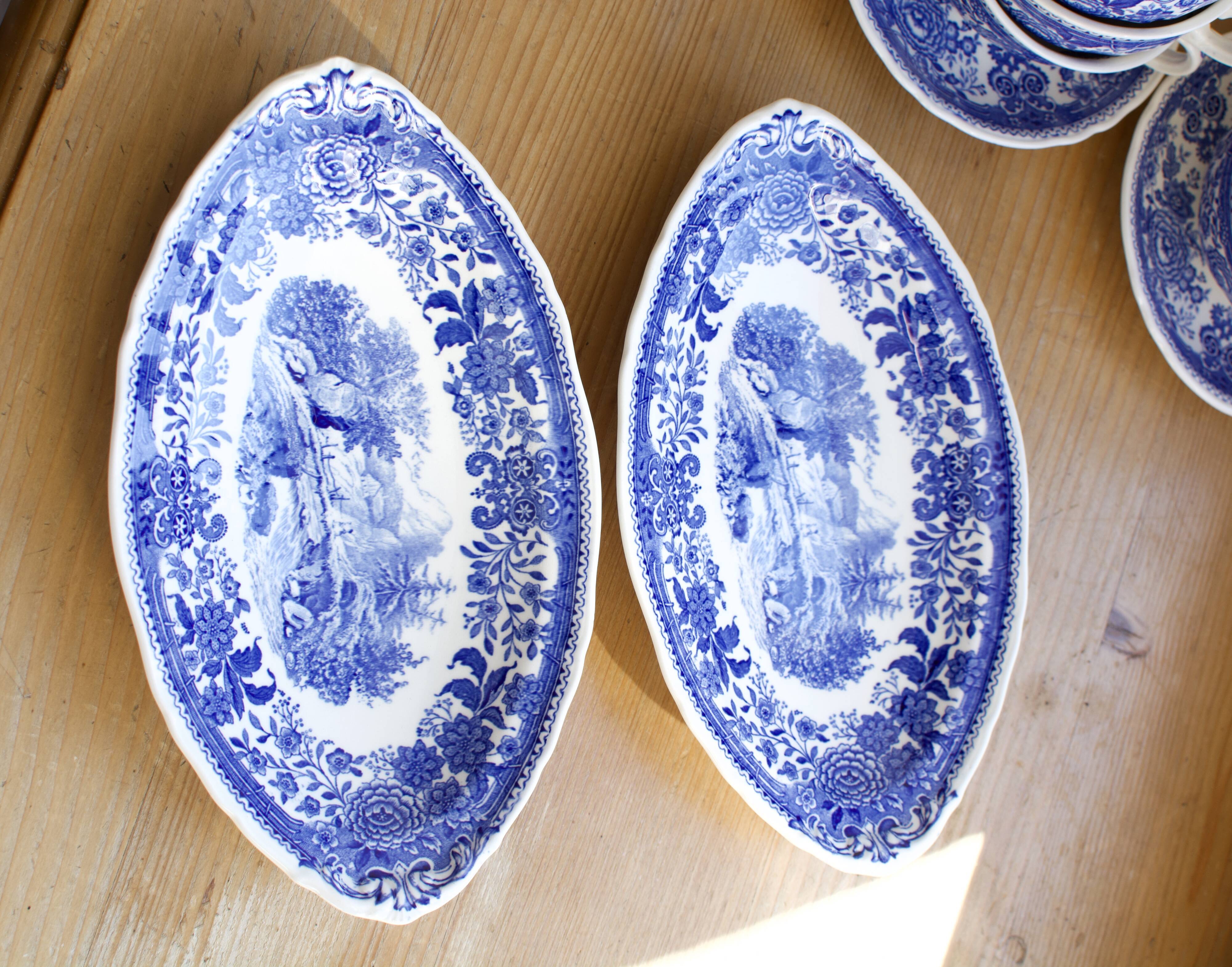 Service at Thé Villeroy & Boch in blue Burgenland porcelain