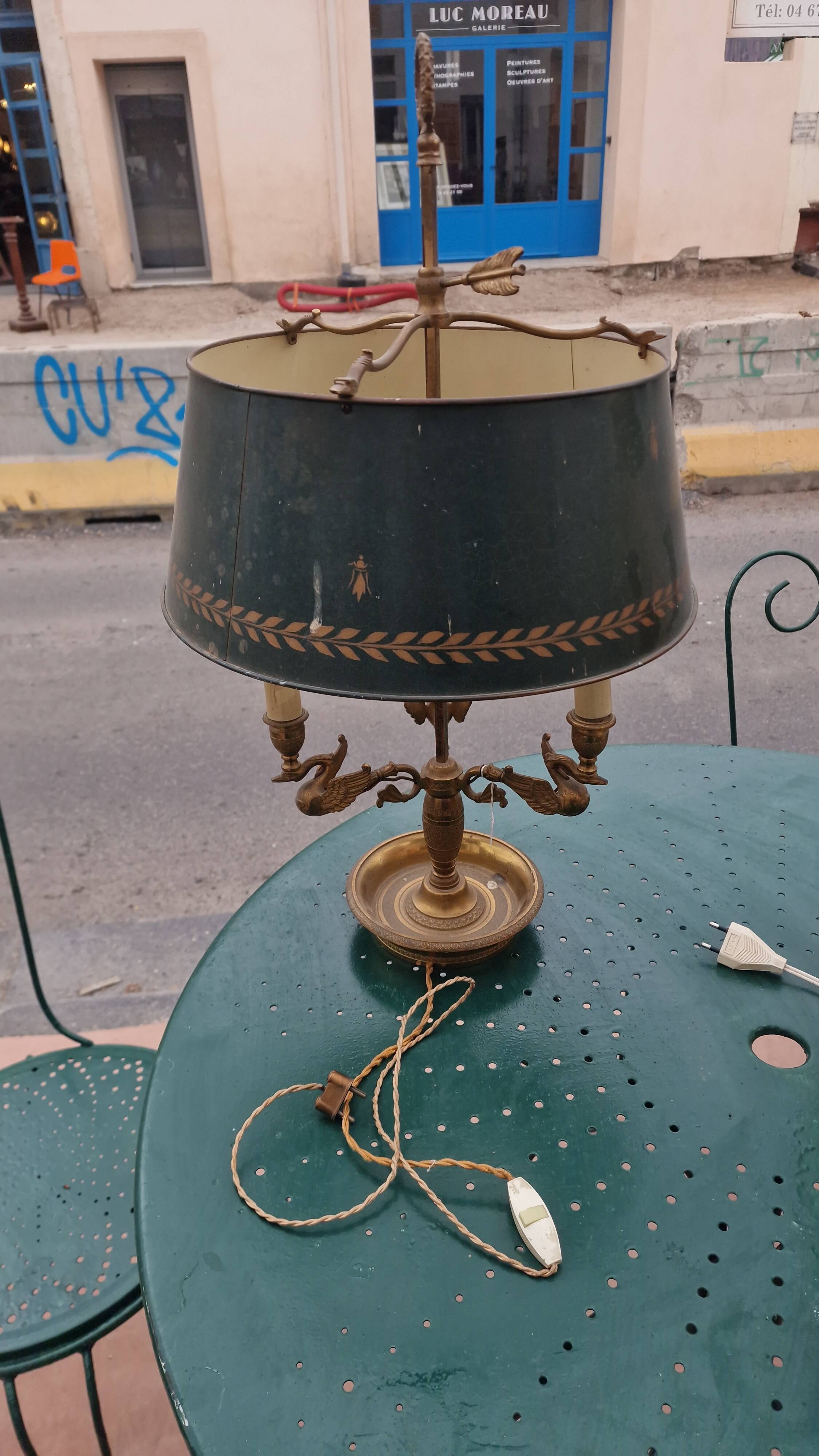 Large gilded bronze hot water bottle lamp