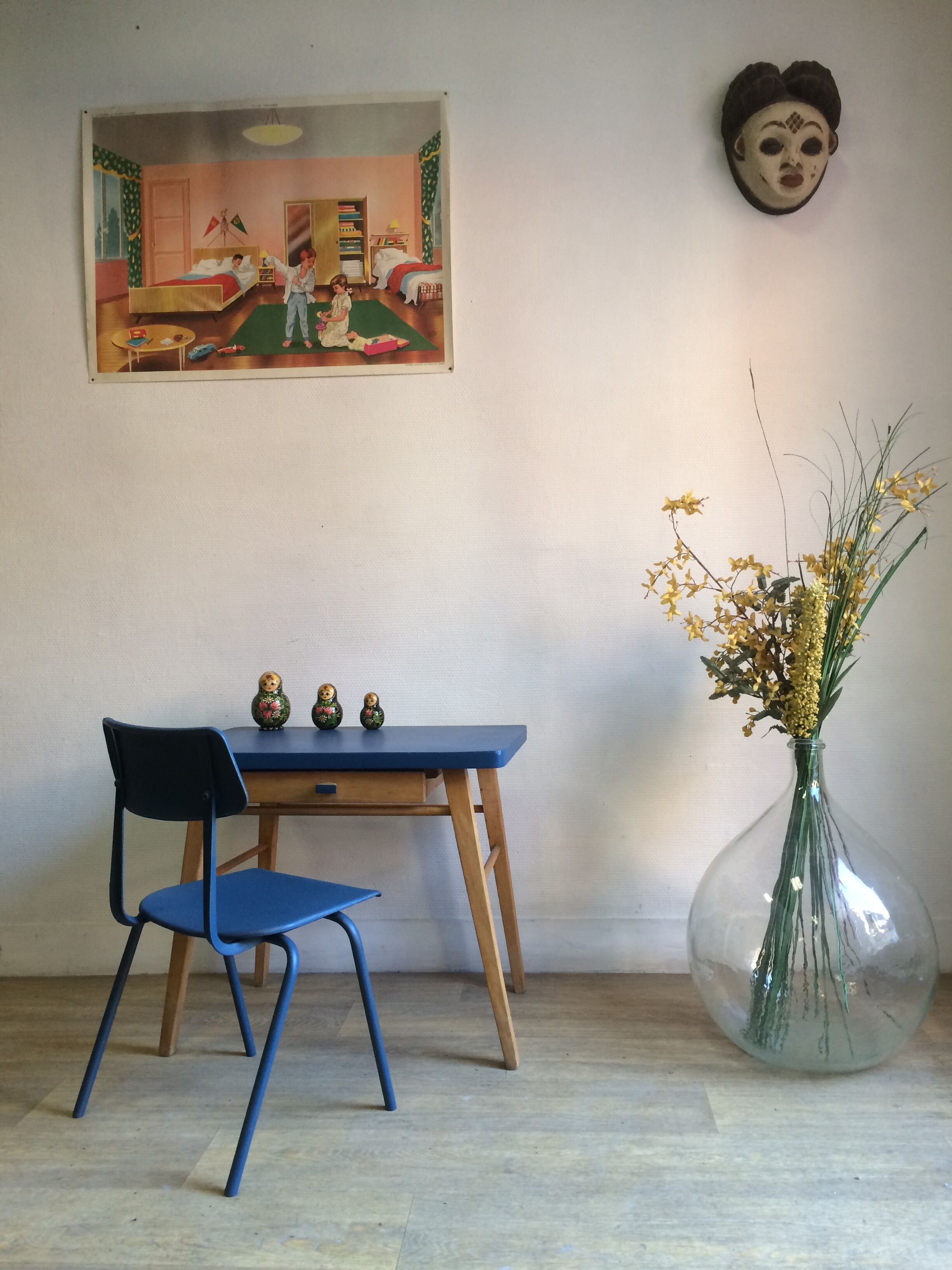 Office child compass and chair