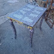 Table en mosaique picassiette