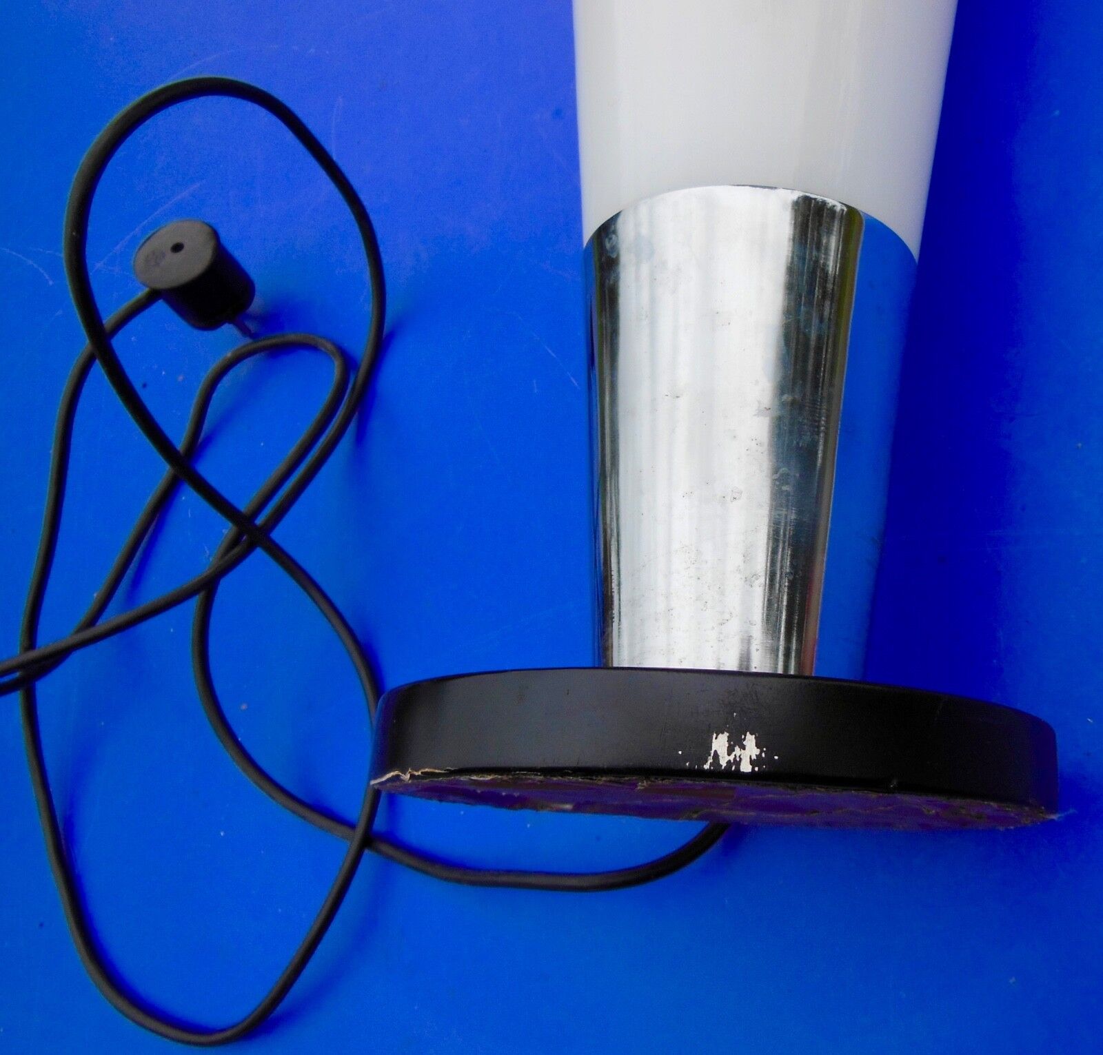 Old lamp design art deco vintage metal and opaline