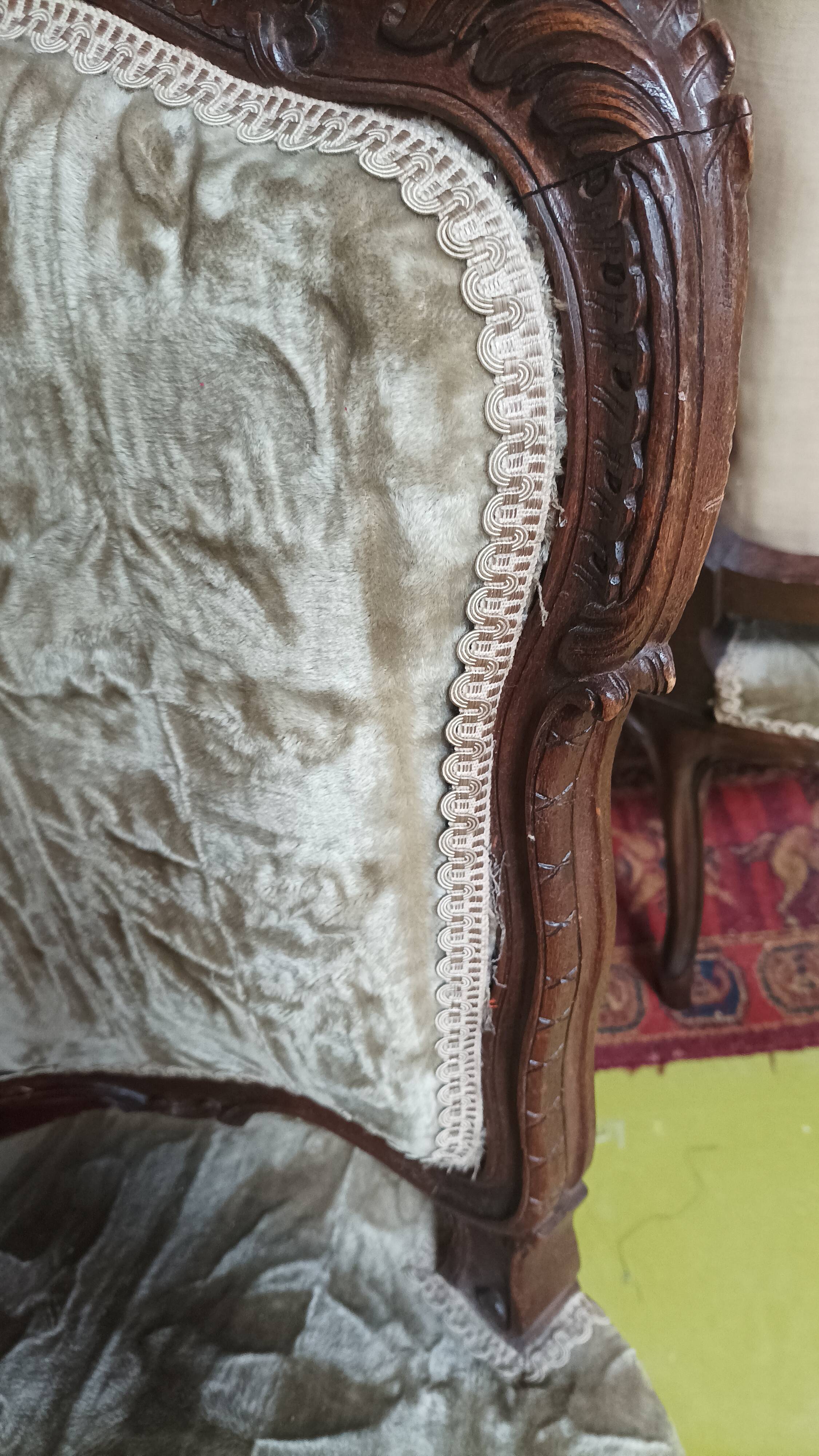 Living room set of Rocaille bench and armchairs in walnut