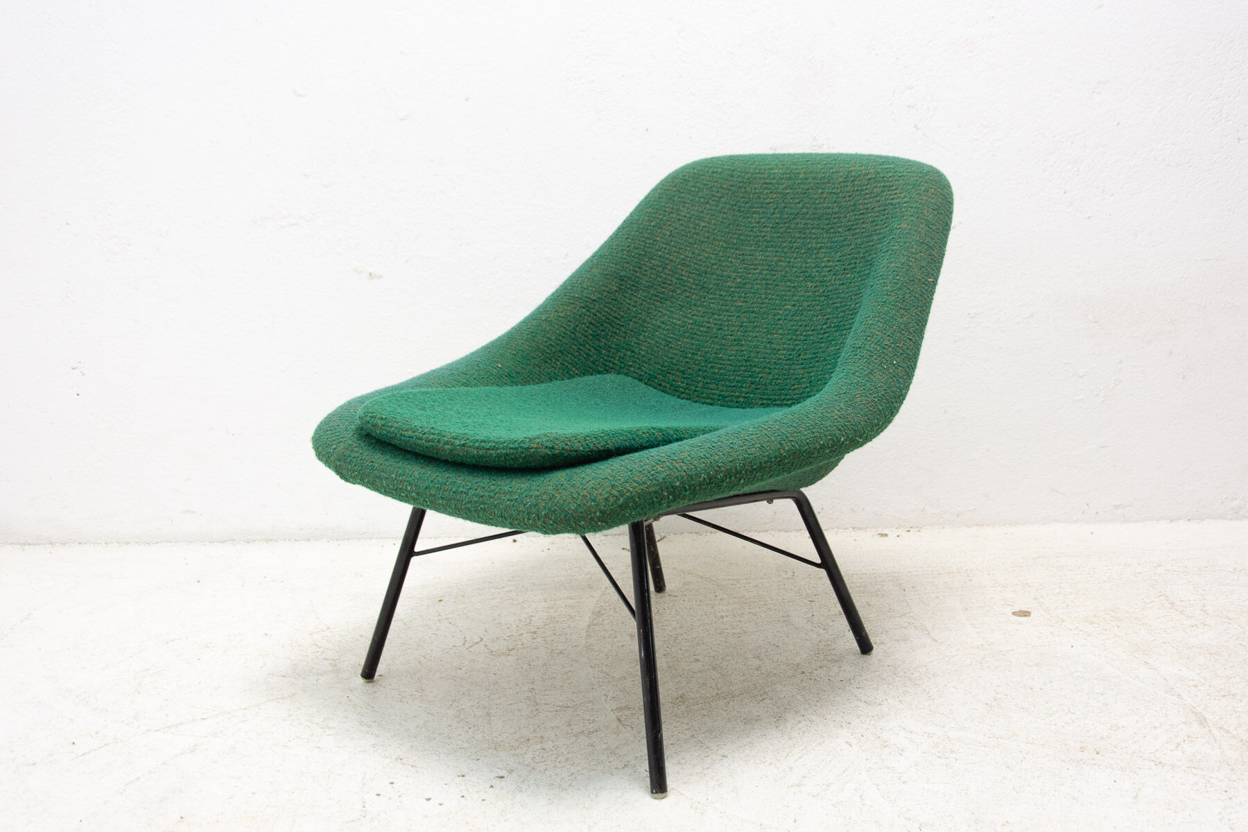 Pair of midcentury lounge chairs by Magda Sépová, produced by TON, 1960´s