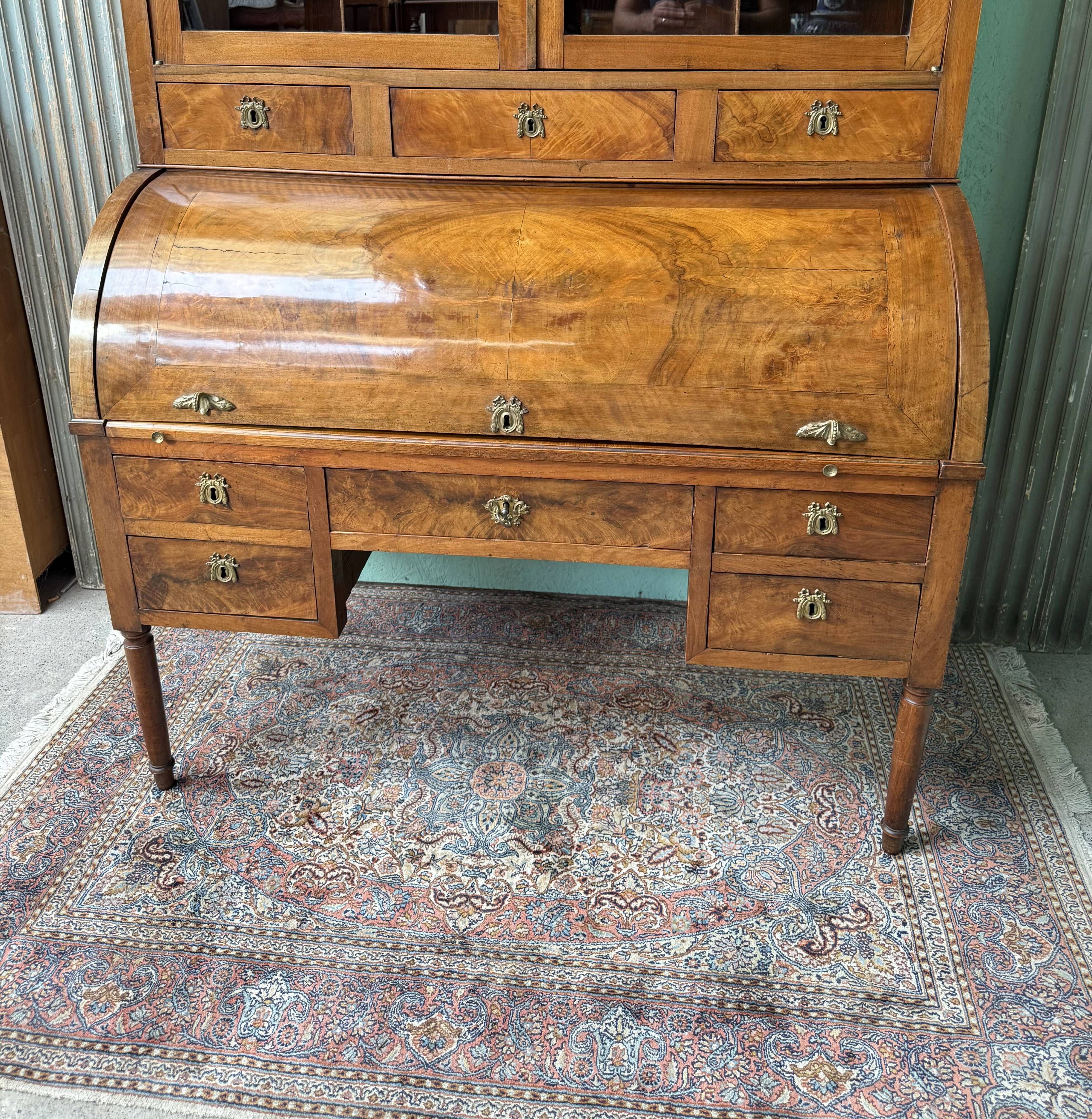 Cylinder desk in mahogany from the Directoire period.