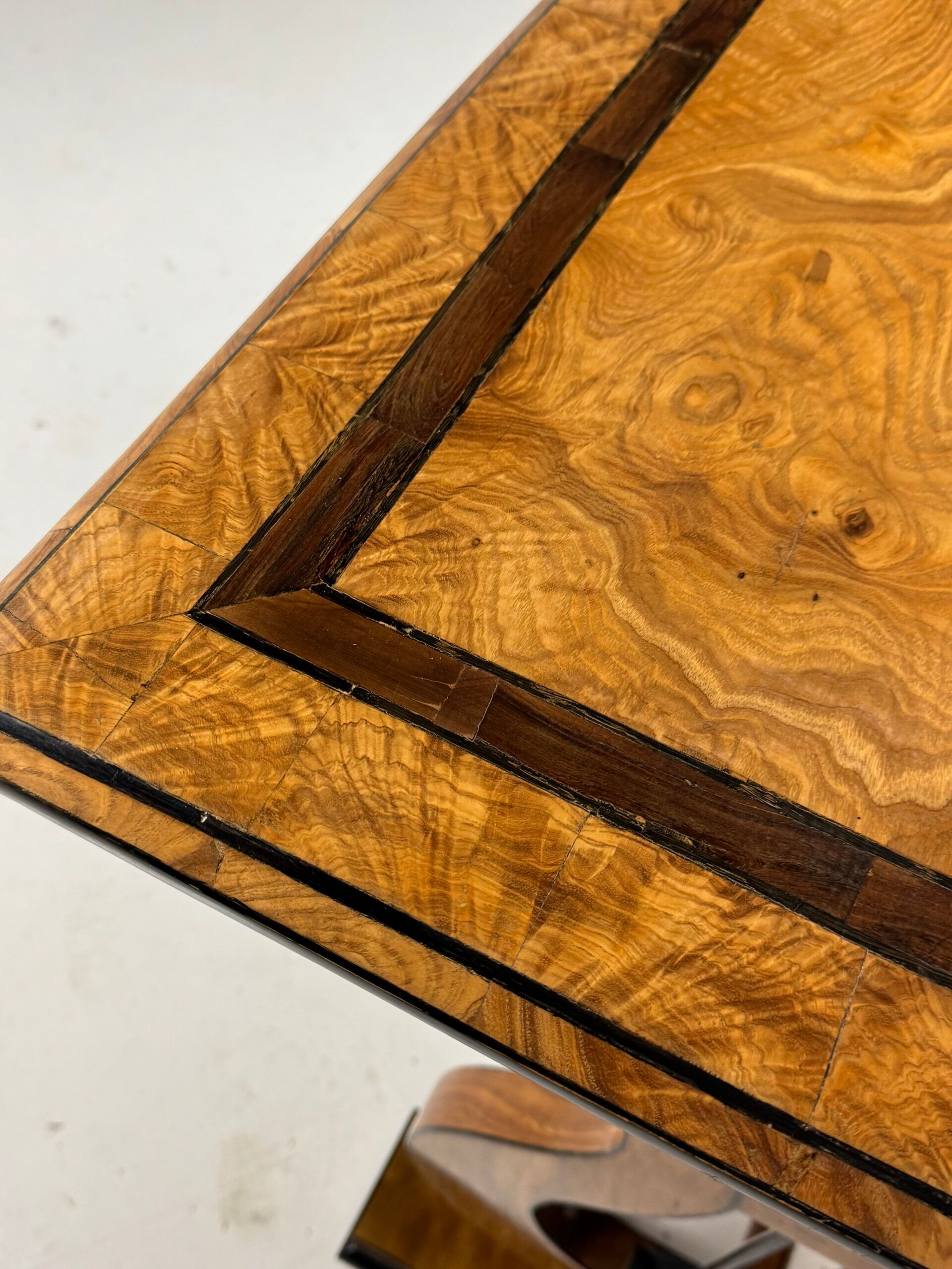 Bureau Biedermeier, table de centre
