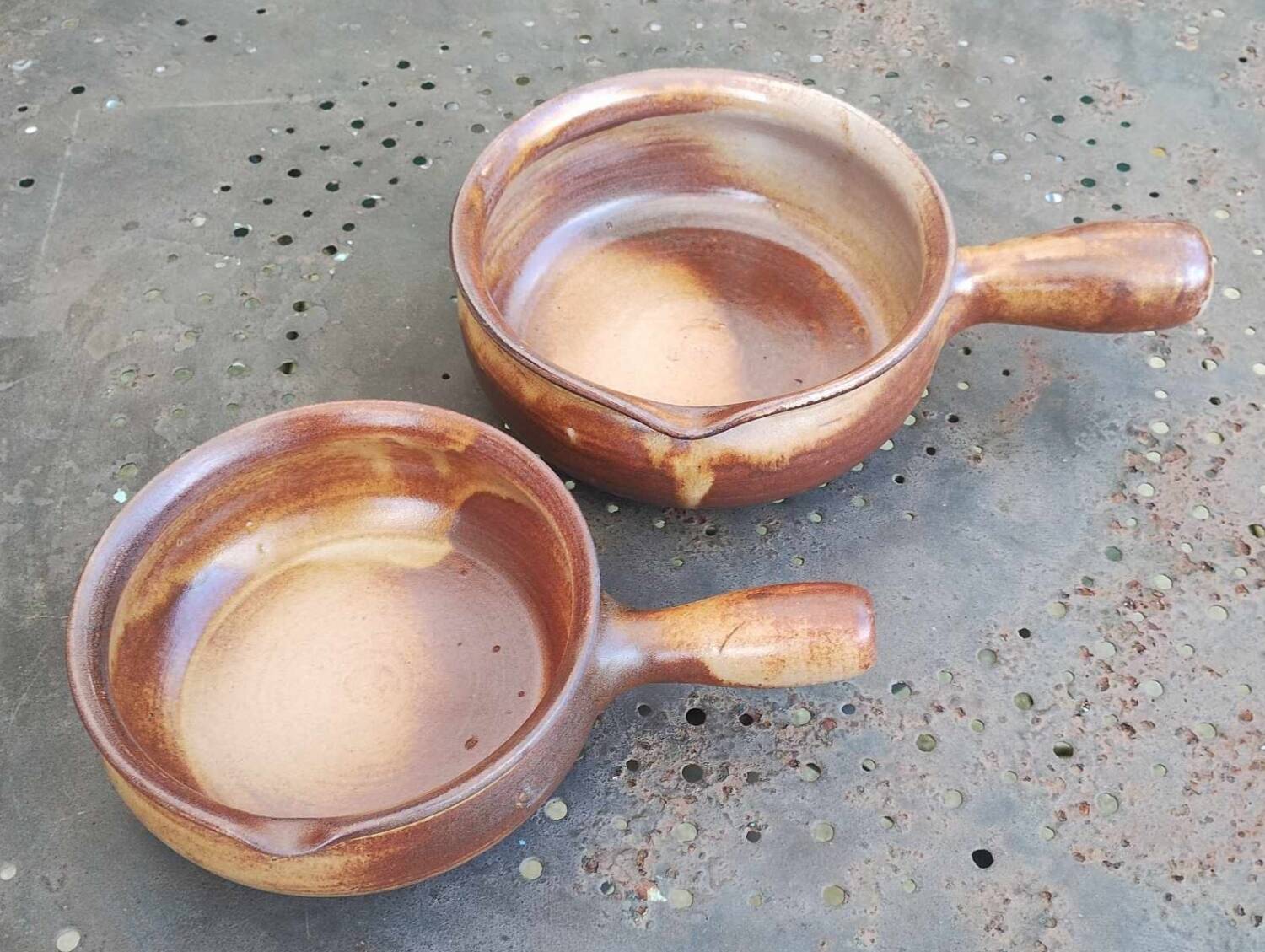Set of 2 vintage pans