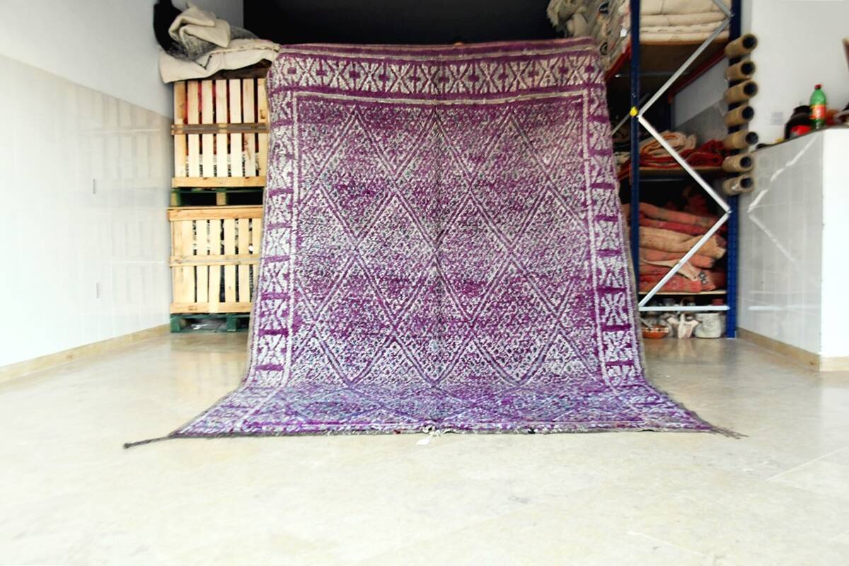 Moroccan Berber rug Beni Mguild vintage 280 x 200 cm