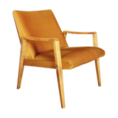 Fauteuil au design scandinave en hêtre massif et velours moutarde