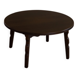 Mid-century modern round Danish side table in solid stained oak, 1960s.