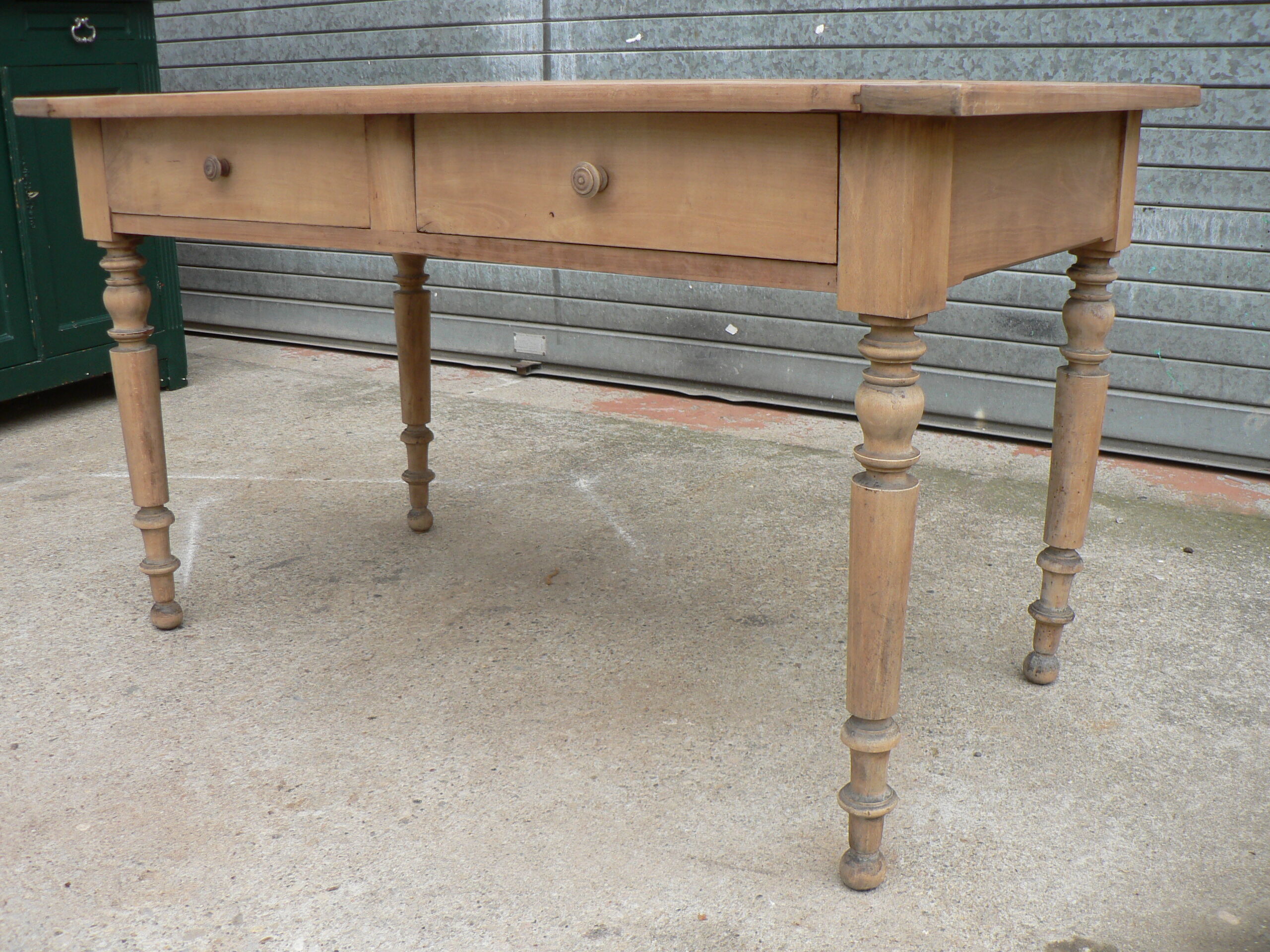 Table de ferme cuisine décapé 131cm