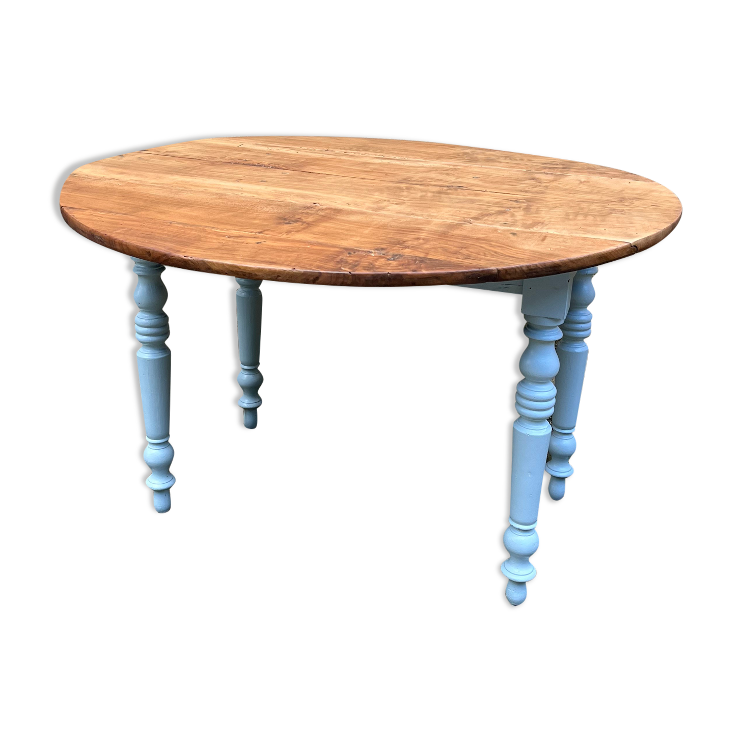 Walnut Round Table