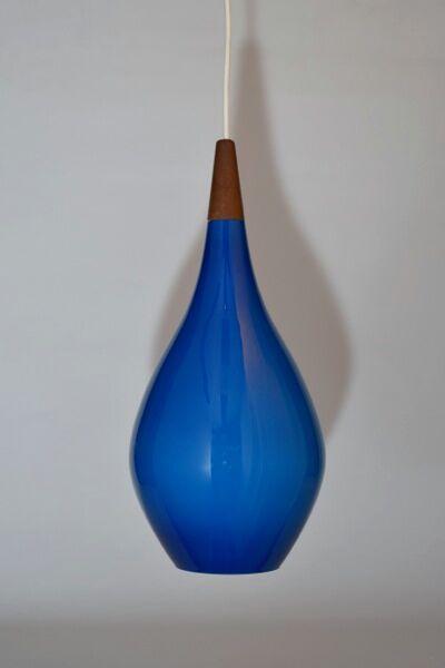 Holmegaard pendant lamp large model in blue blown glass and teak, Denmark, Poulsen