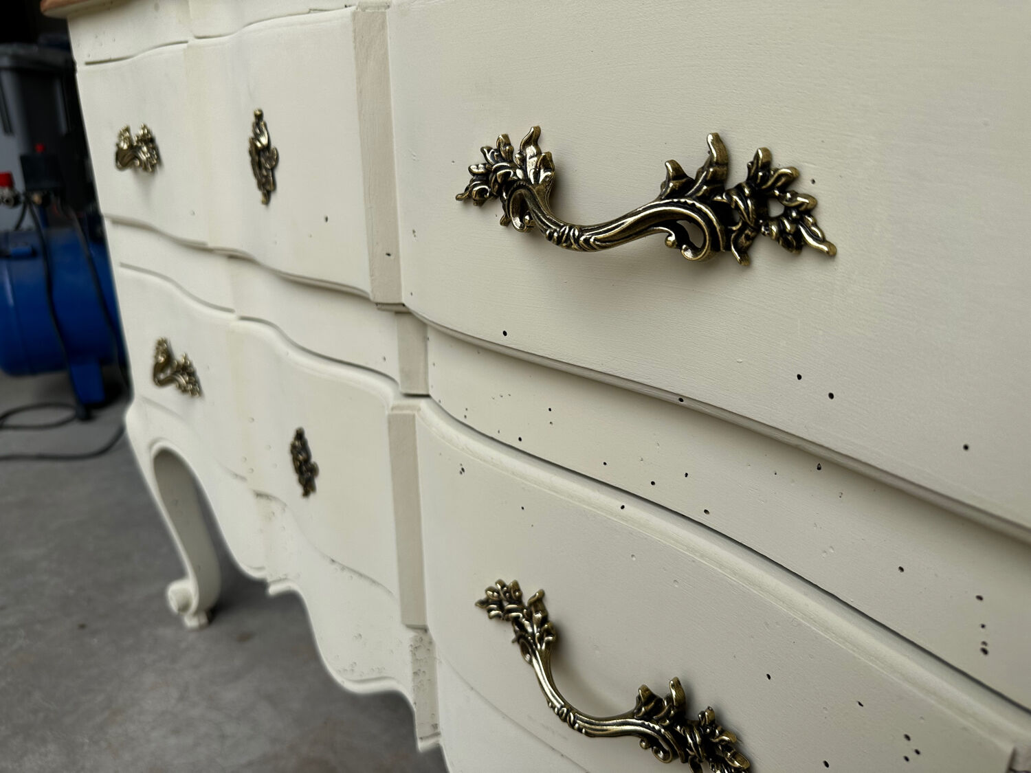 Antique chest of drawers