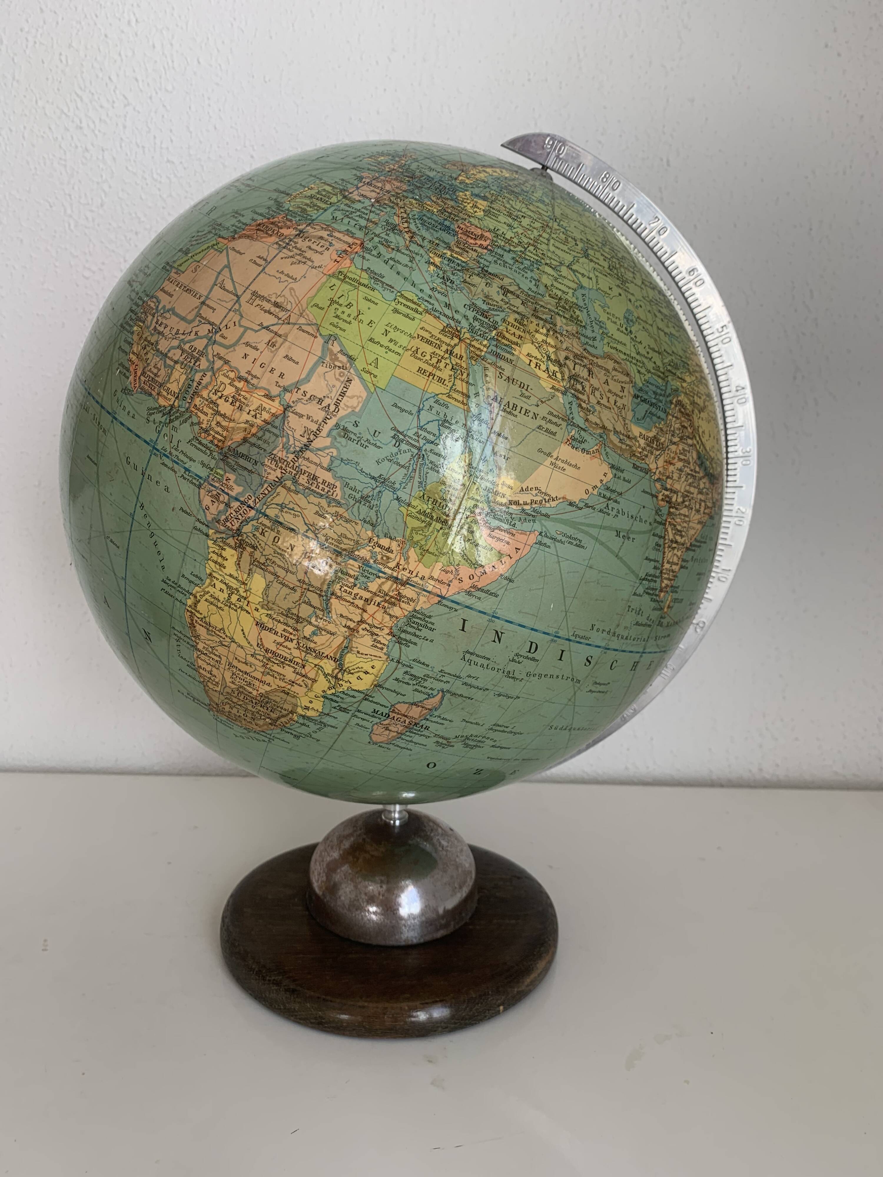 Vintage 1961 Dietrich Reimer Berlin World Globe - 45 cm