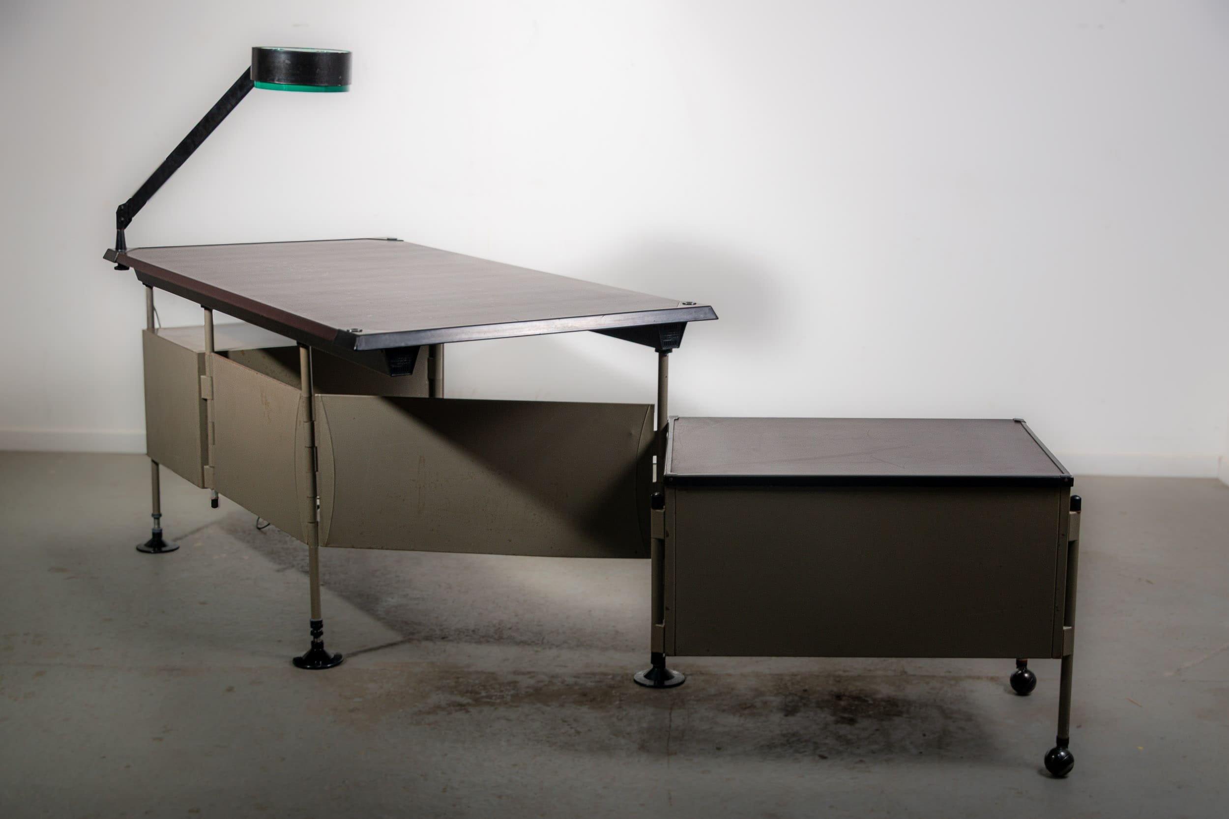 Spazio series director's desk with lamp by Studio BBPR for Olivetti, circa 1960