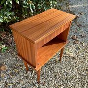 Table de chevet en mélaniné