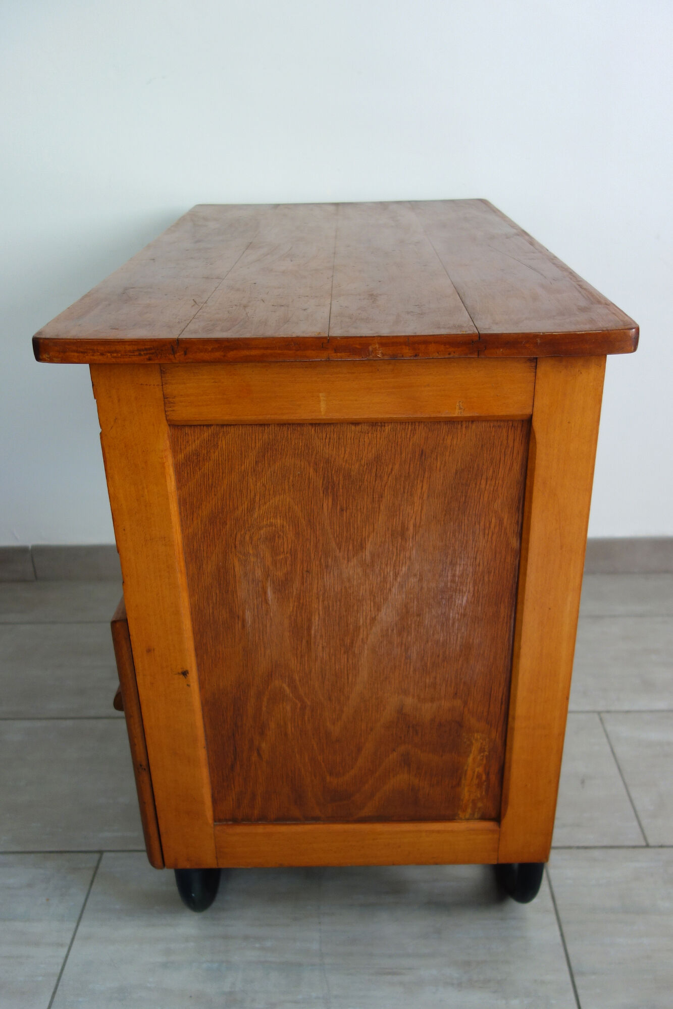 Vintage boarding office