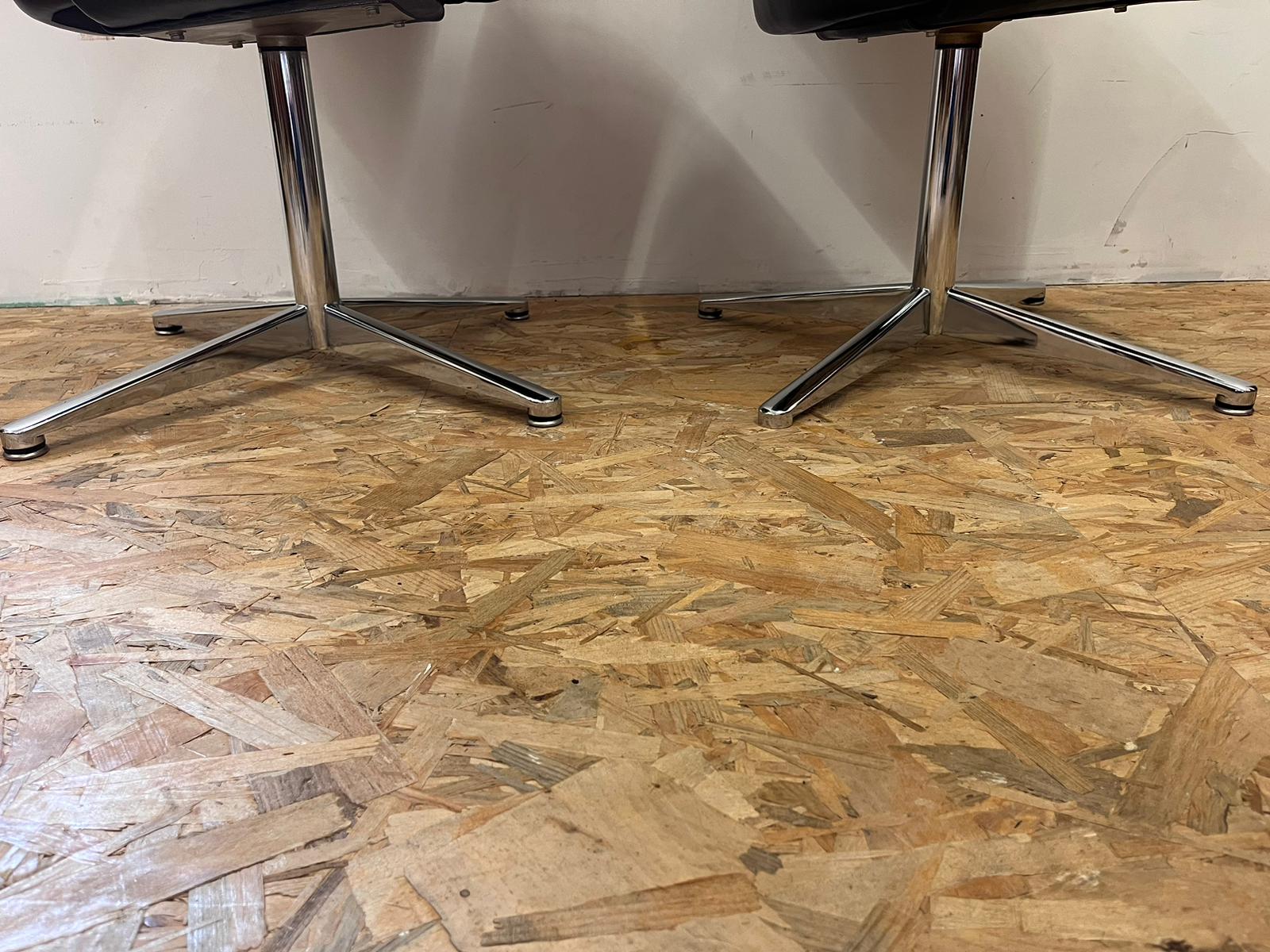 Two armchairs by Eero Saarinen for Knoll international