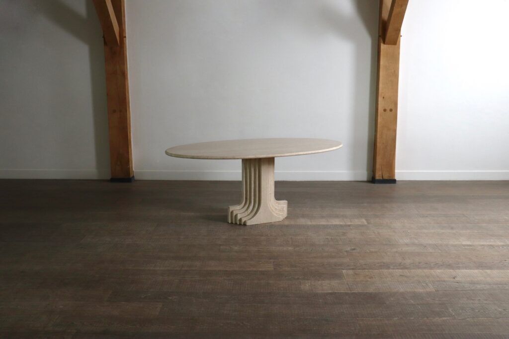 Table à manger ovale ‘Argo’ en travertin par Carlo Scarpa pour Simon Gavina, années 1970