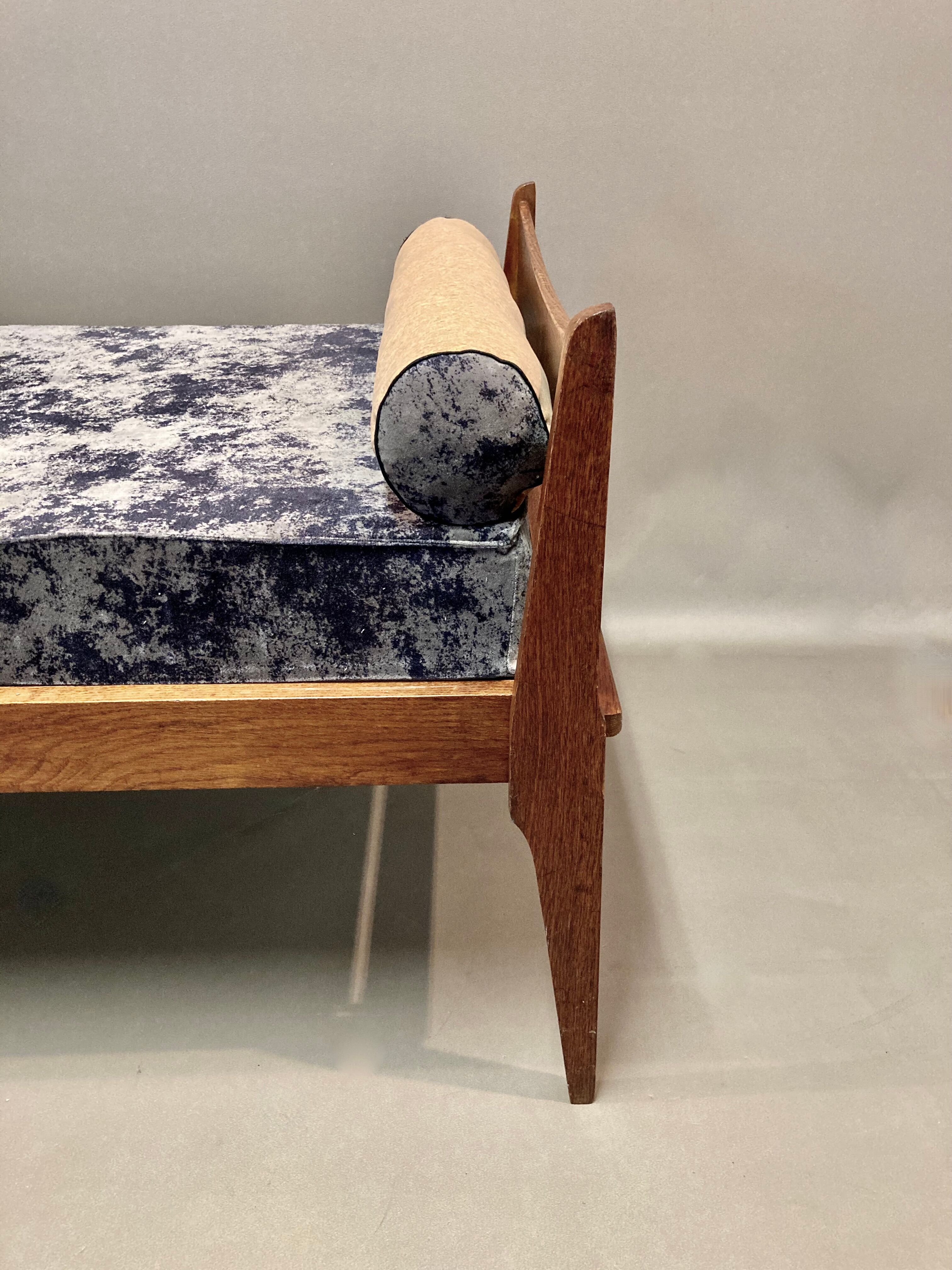 Canapé lit ou daybed velours et liège gris 1950
