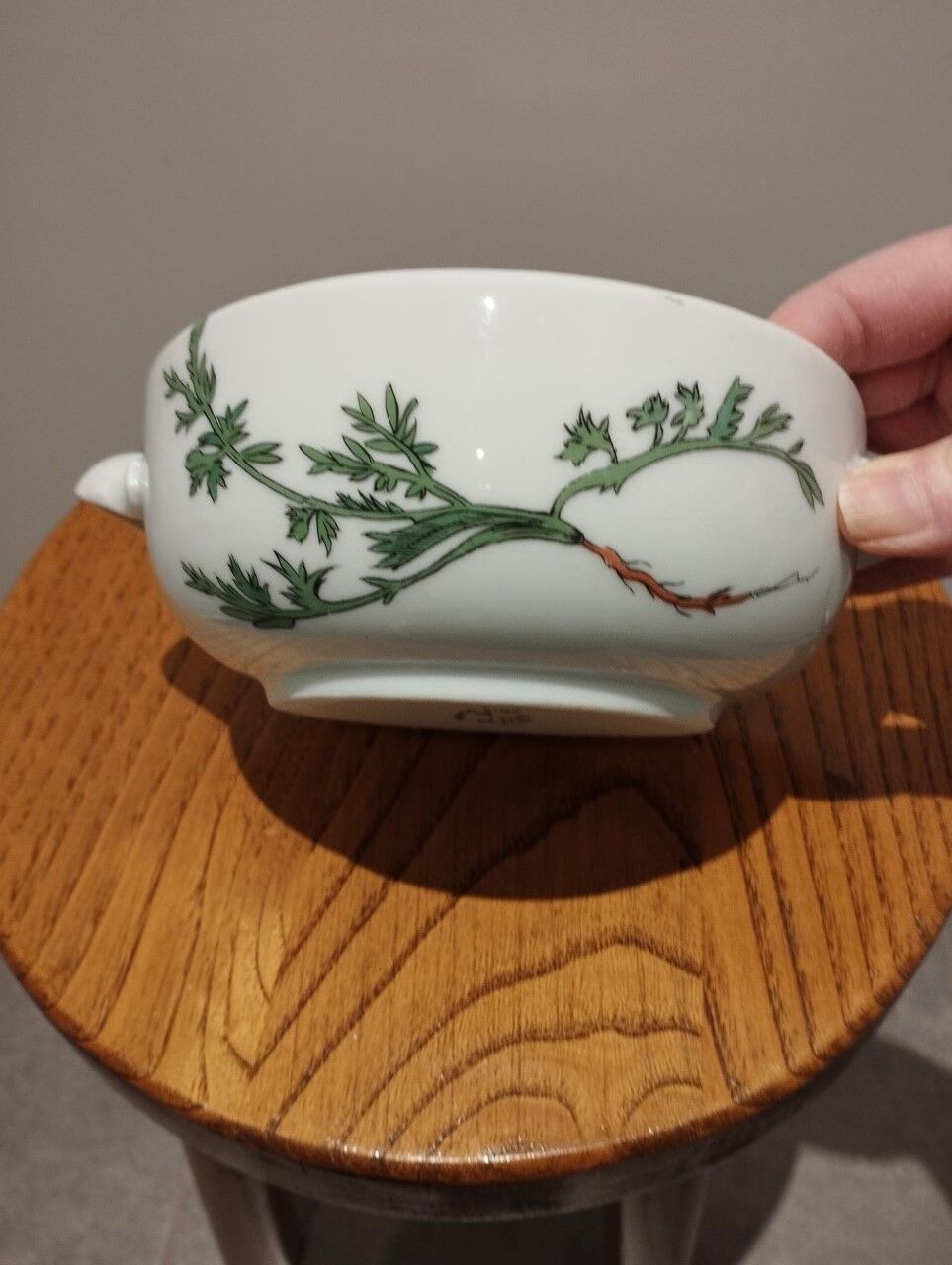 Dish with its lid in Paris porcelain