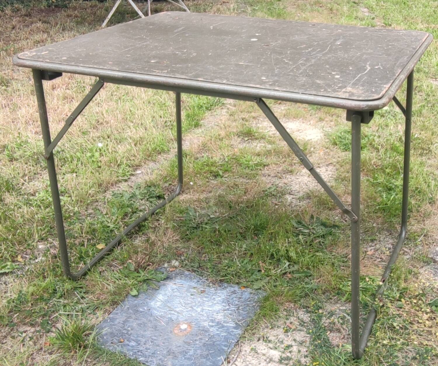 Verhaeghe vintage military set 1 table + 2 chairs