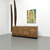 Double-sided display counter with 20 drawers