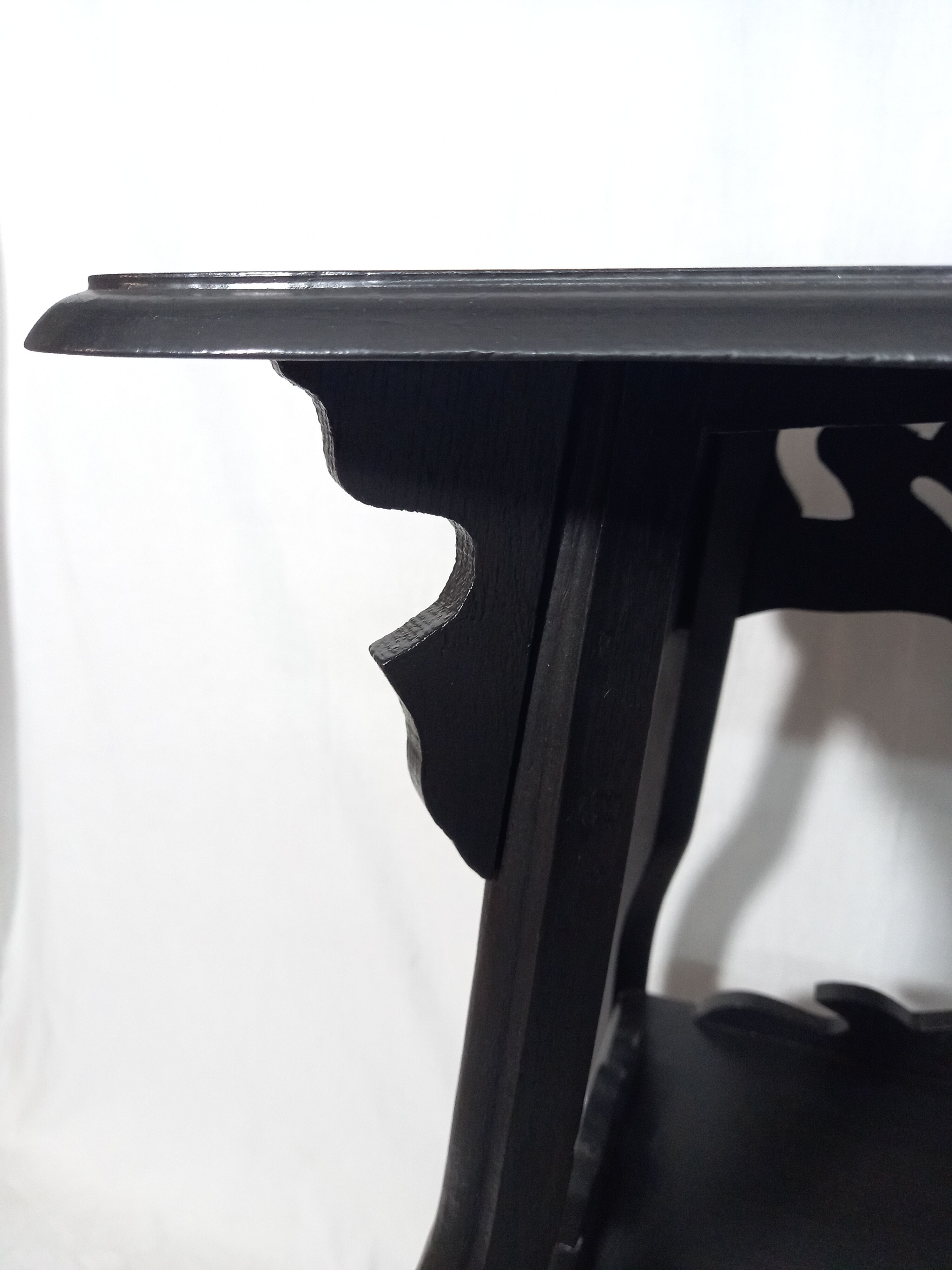 Art nouveau fifth wheel with three levels in black