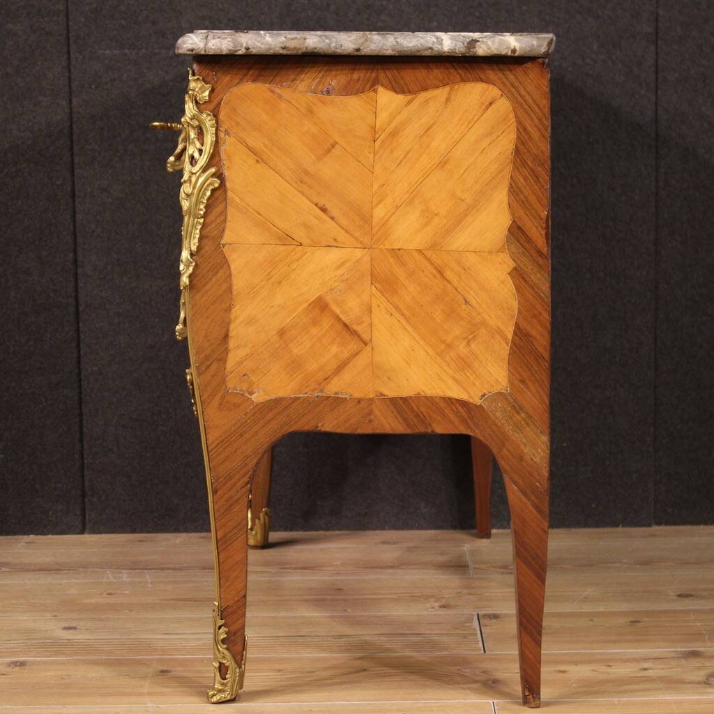 Elegant Louis XV chest of drawers from the 18th century