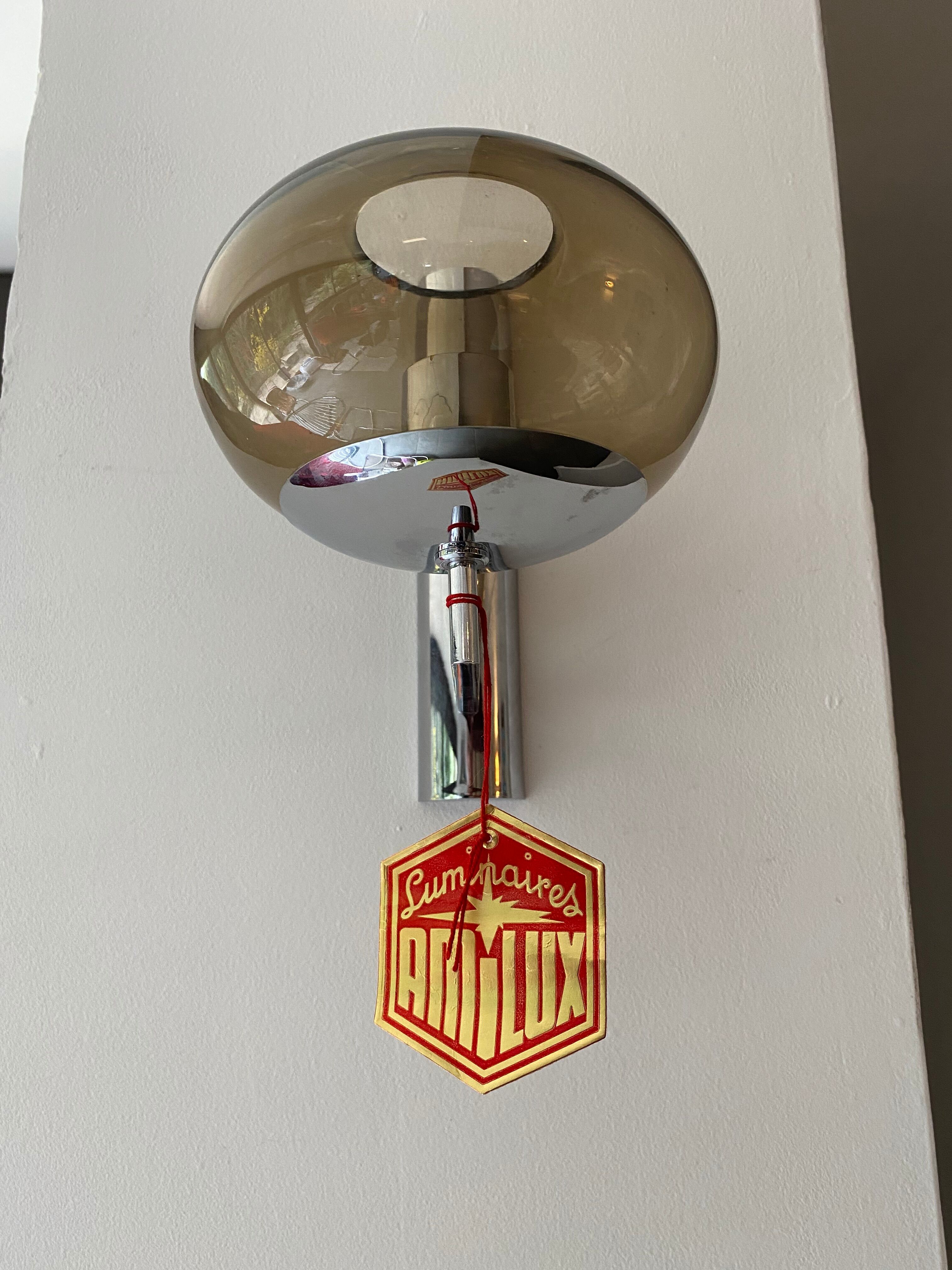 Wall lamp from Sciolari distributed by Amilux Luminaires