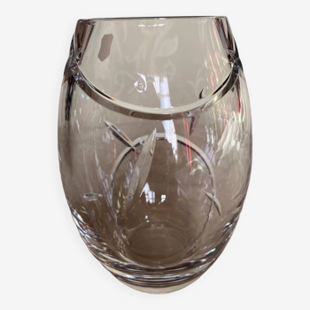 Egg-shaped crystal vase
