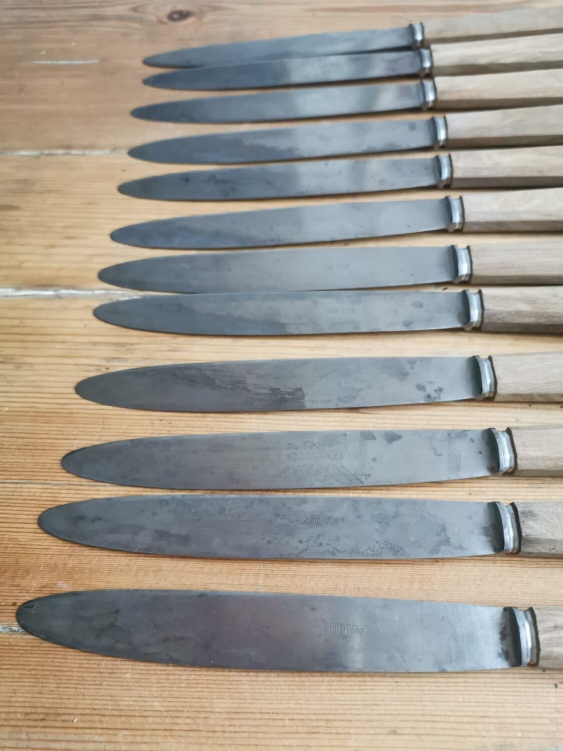 Set of 12 Bakelite knives