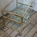 Service in metal and glass