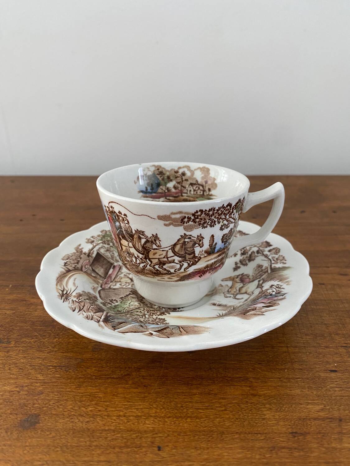 ENGLAND porcelain cup and saucer