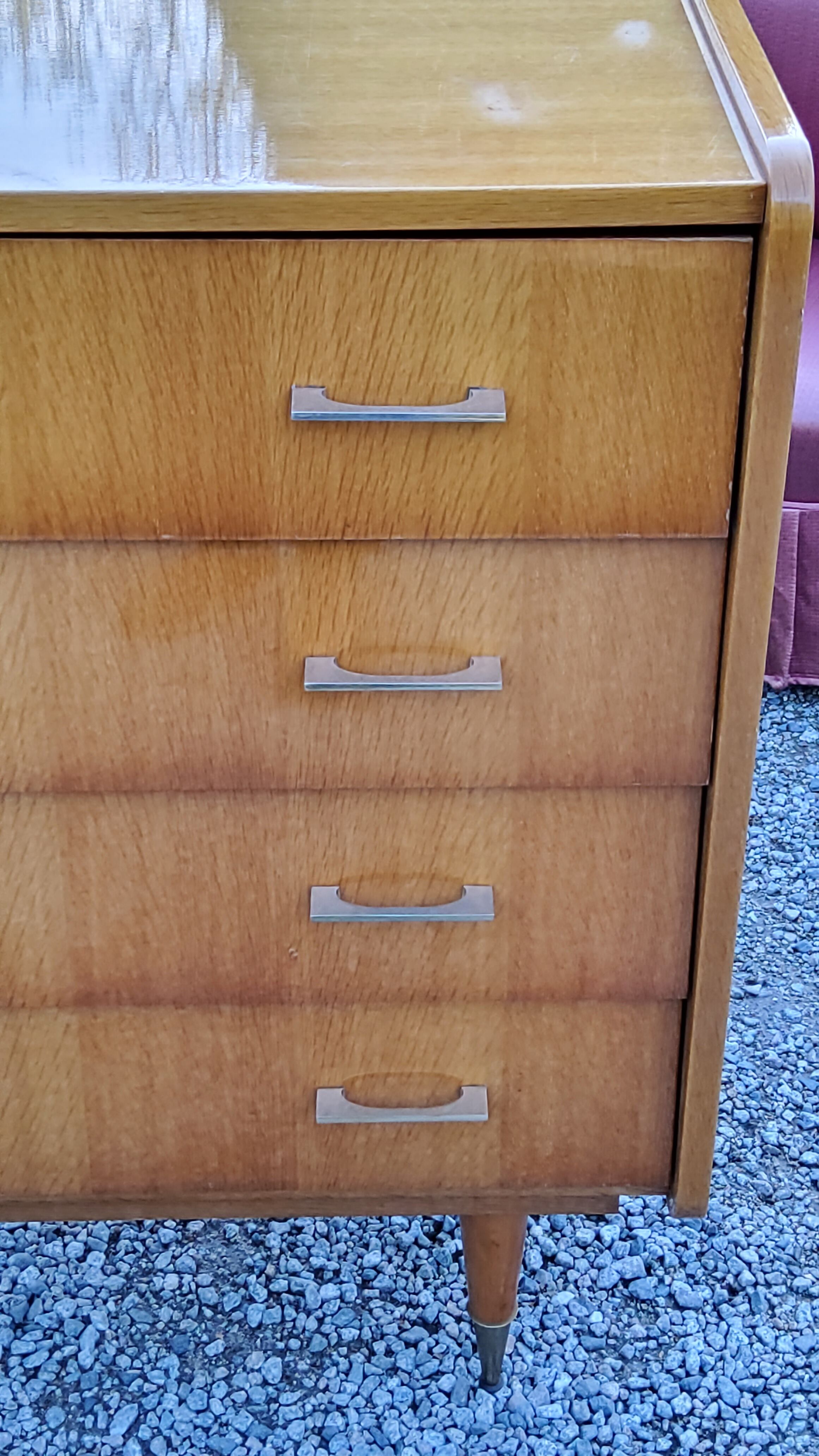 Vintage chest of drawers from the 60s in blond oak 4 drawers conical feet
