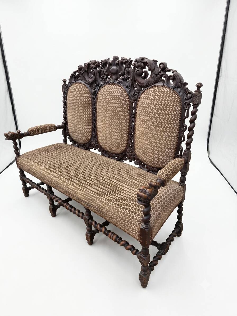 Three-seater armchair in Louis XIII style made of oak from the 19th century.