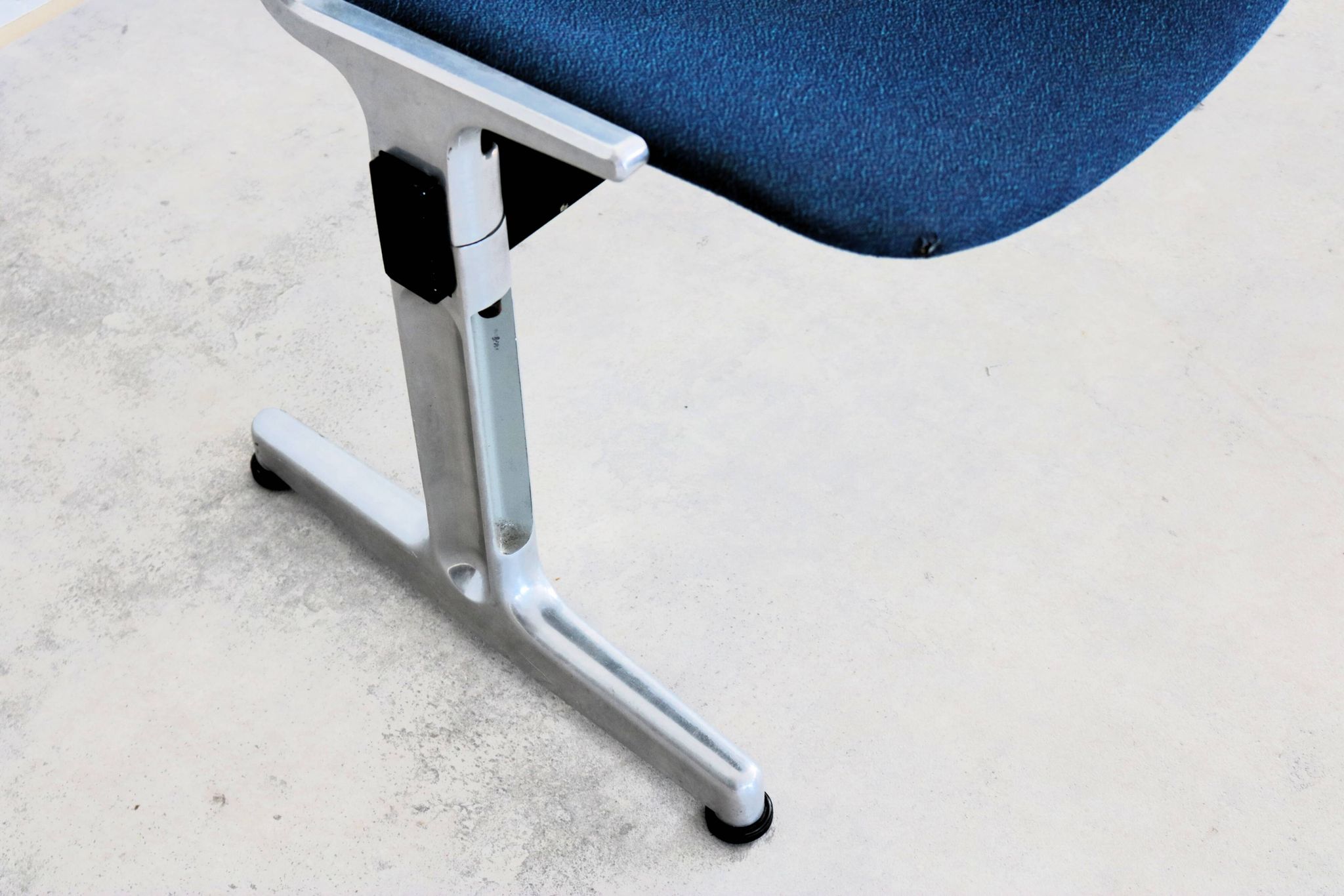 Vintage bench | waiting room bench | 1970s | Castelli