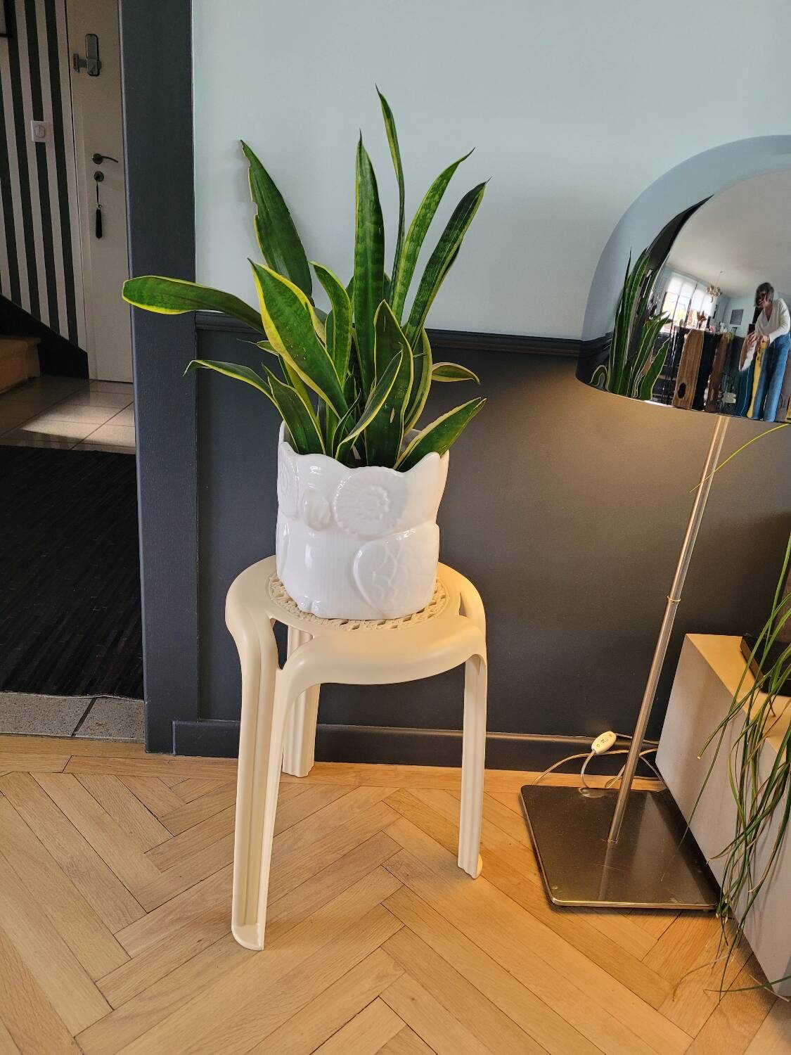 Tripod stool stamp Henry Massonet