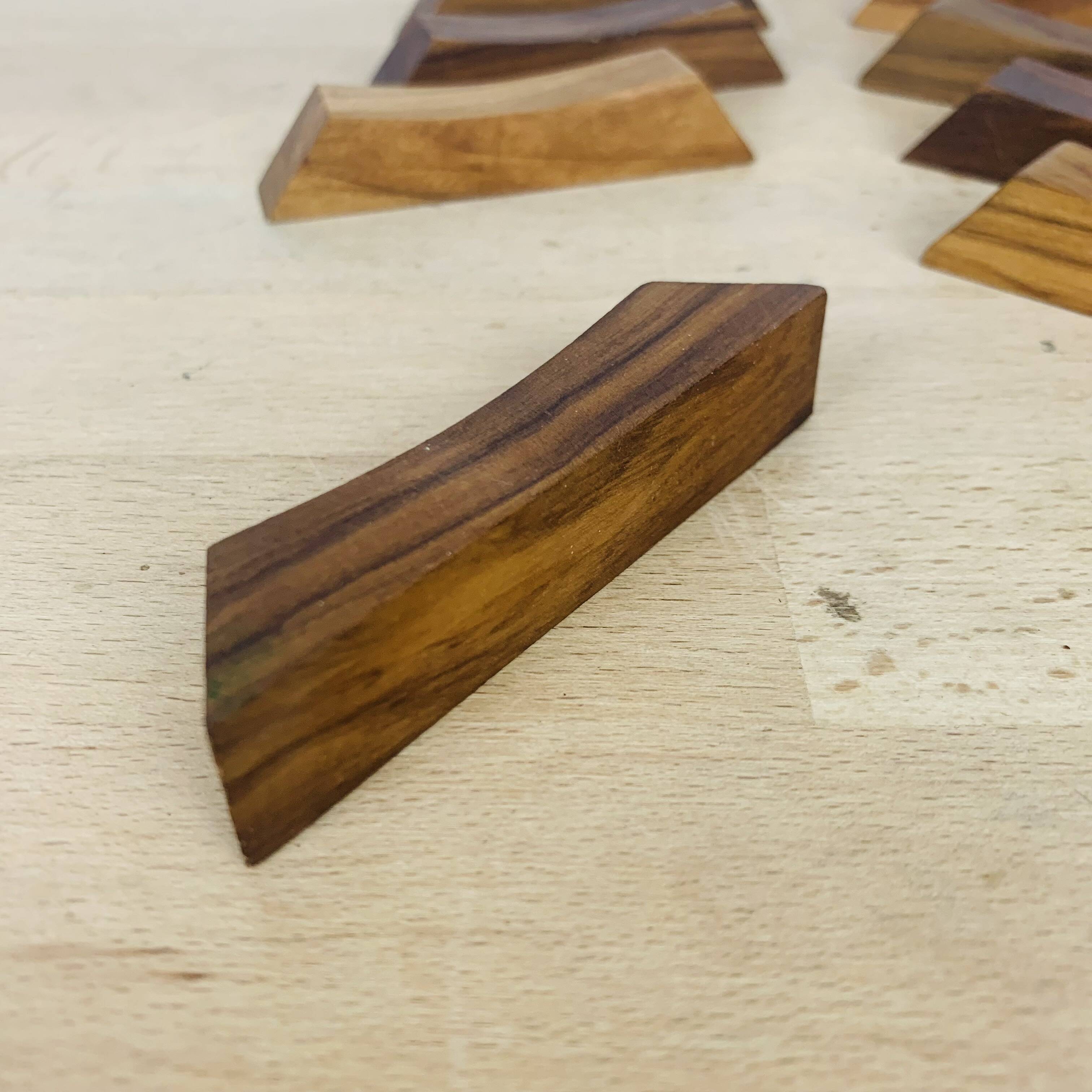 8 olive wood knife holders