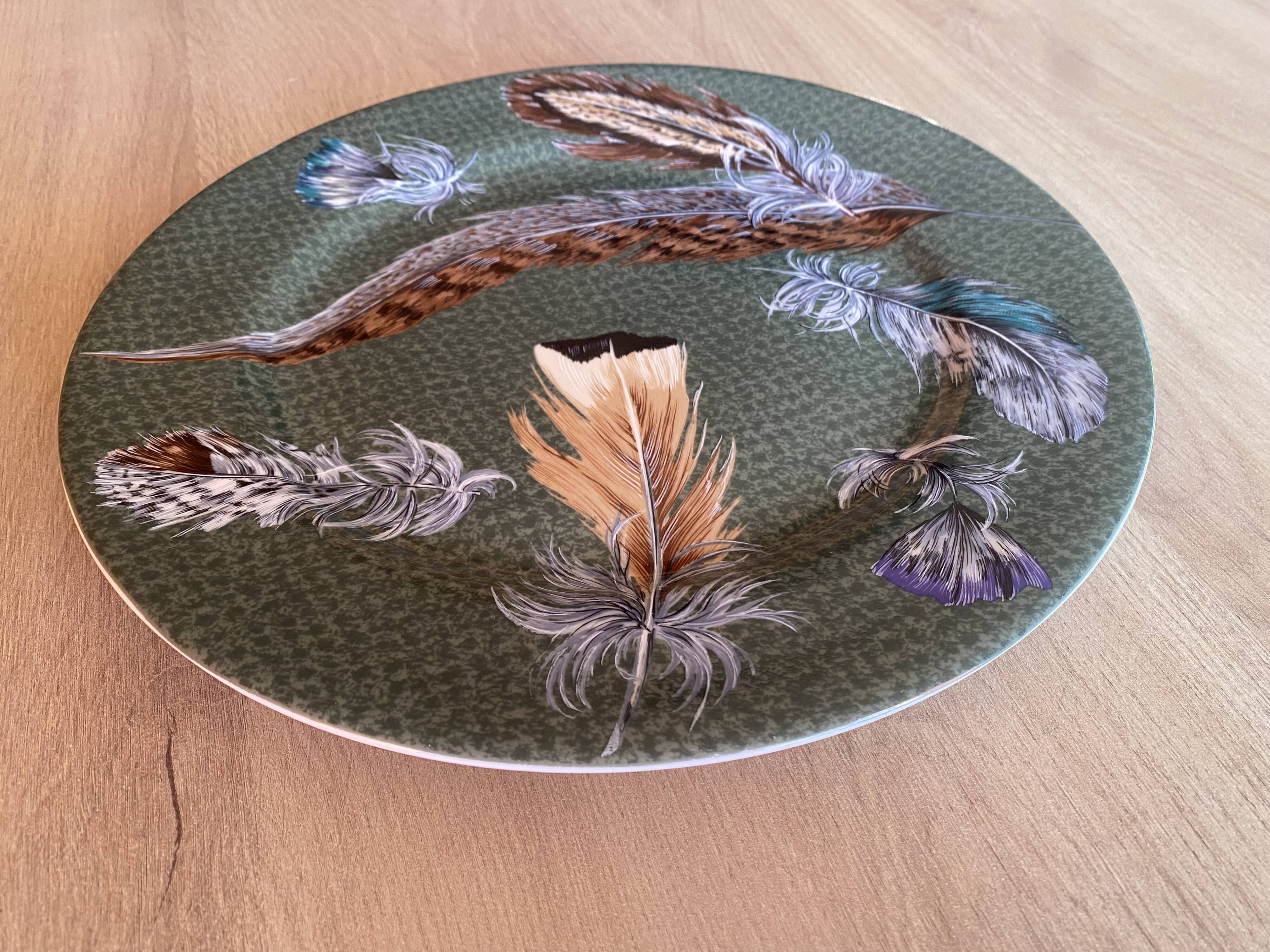 Porcelain plate with feather decoration