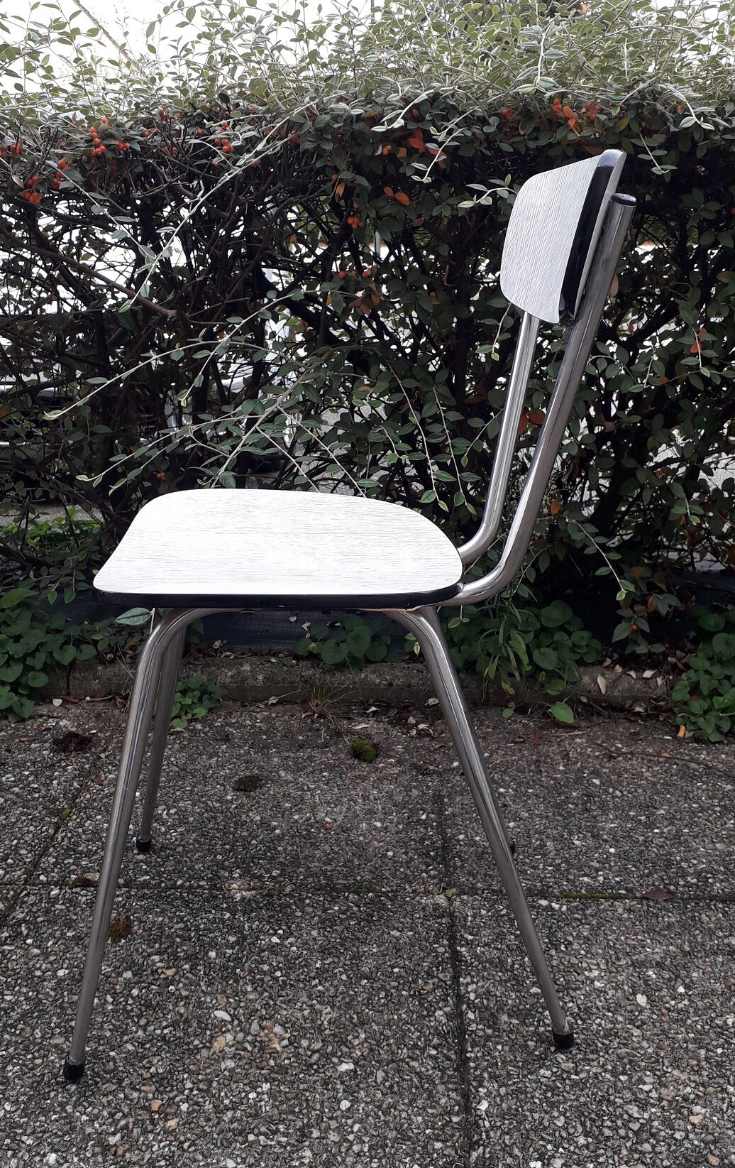2 Formica chairs