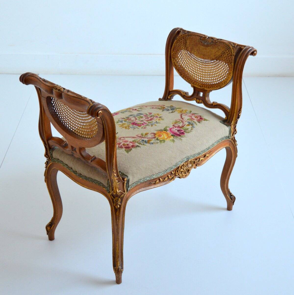 Stool / small bench in canvas, canework and wood late 19th century