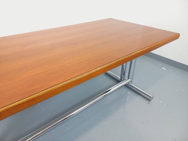 Bureau vintage en bois de noyer et métal chromé des années 70