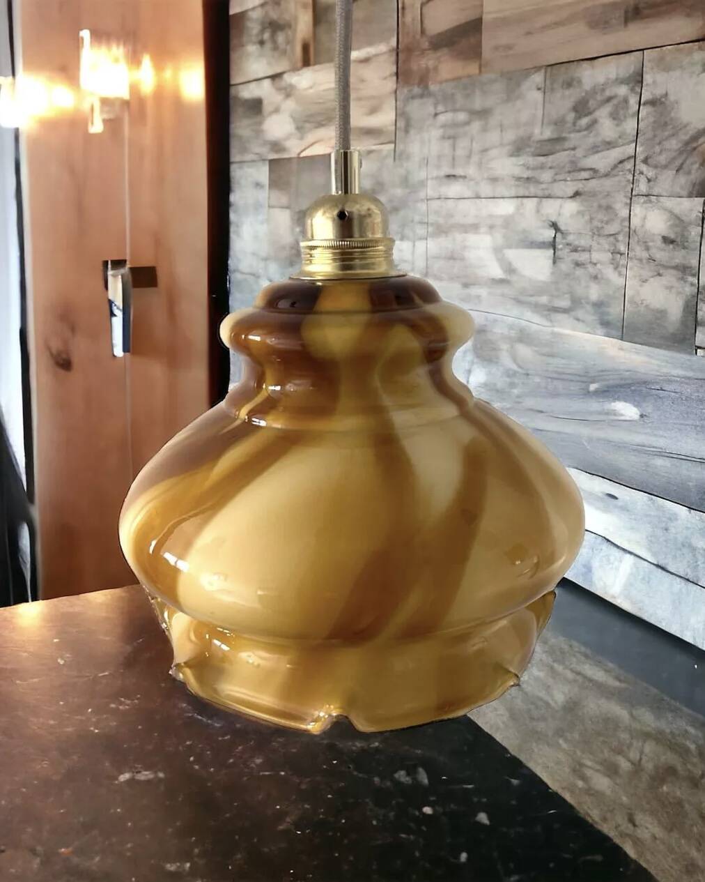 Suspension vintage en opaline marbrée