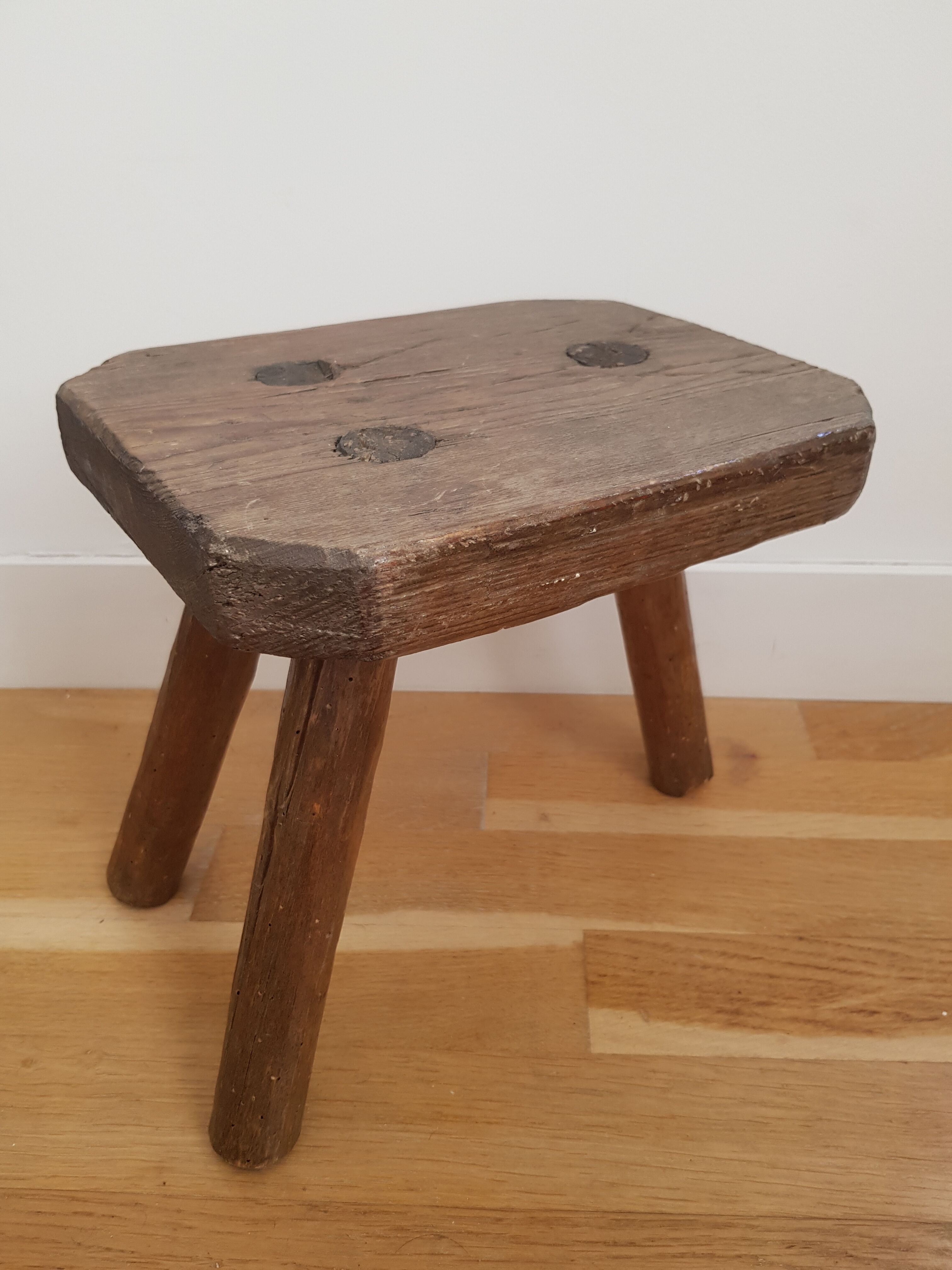 Tripod tabouret