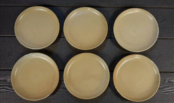 6 assiettes plates en grès Poterie Auger