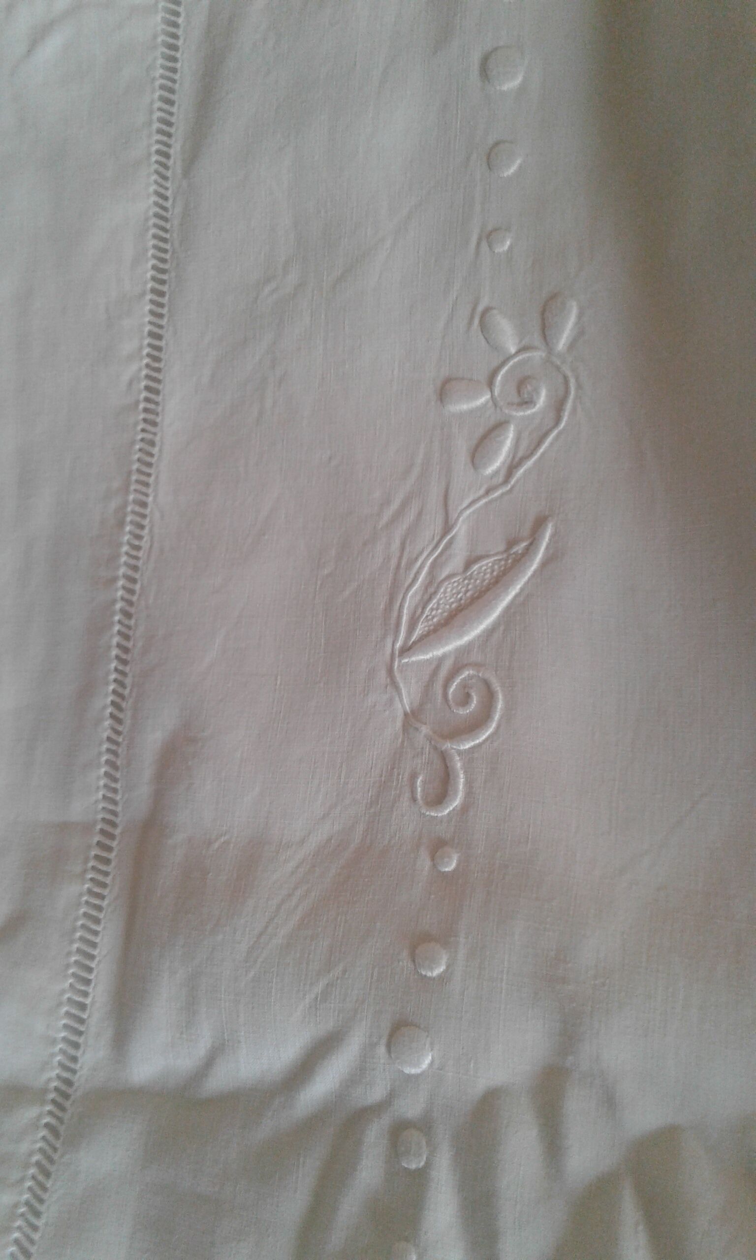 Lin Drap. BC embroidered monogram. Art deco