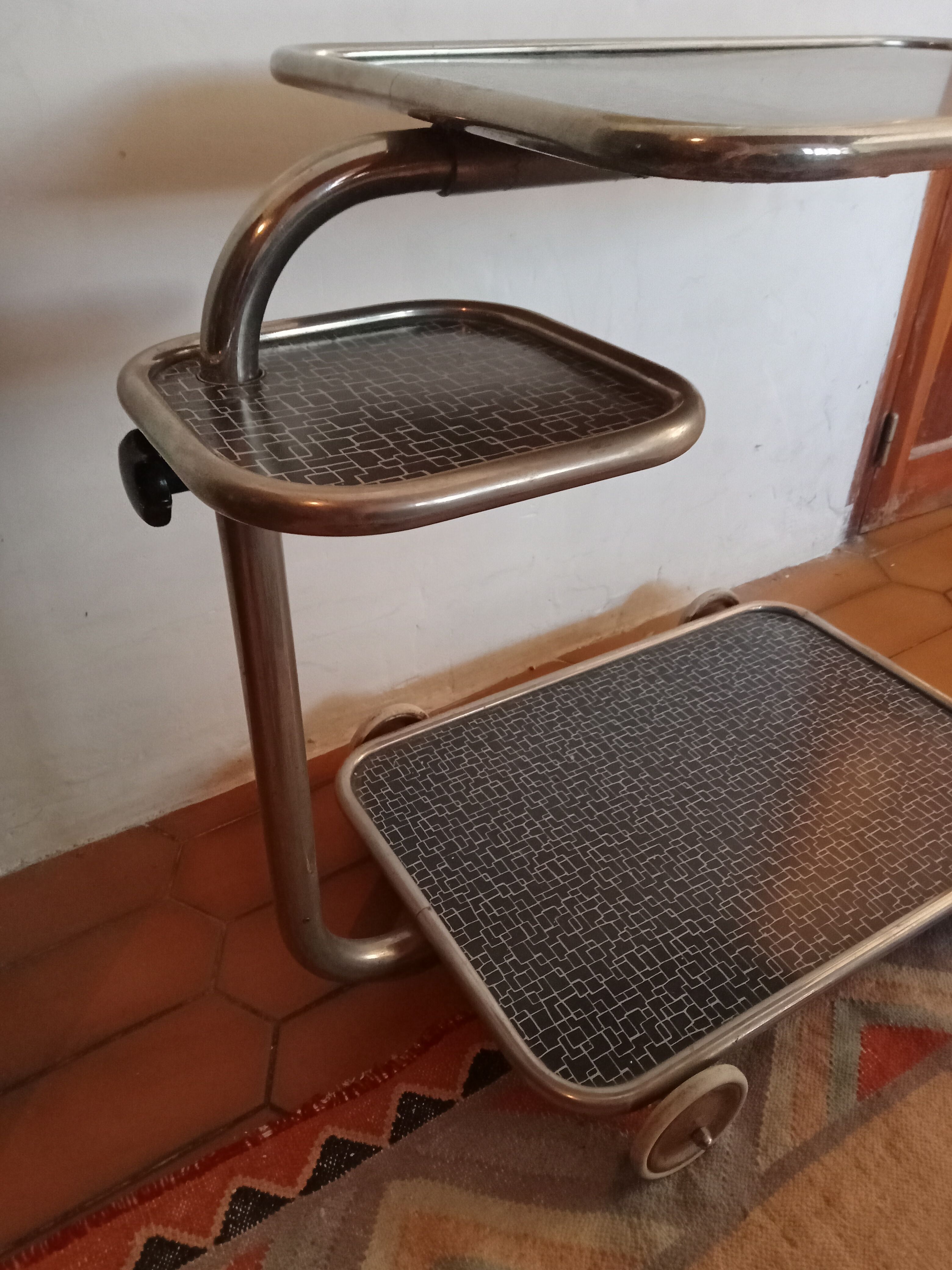 Vintage chrome service