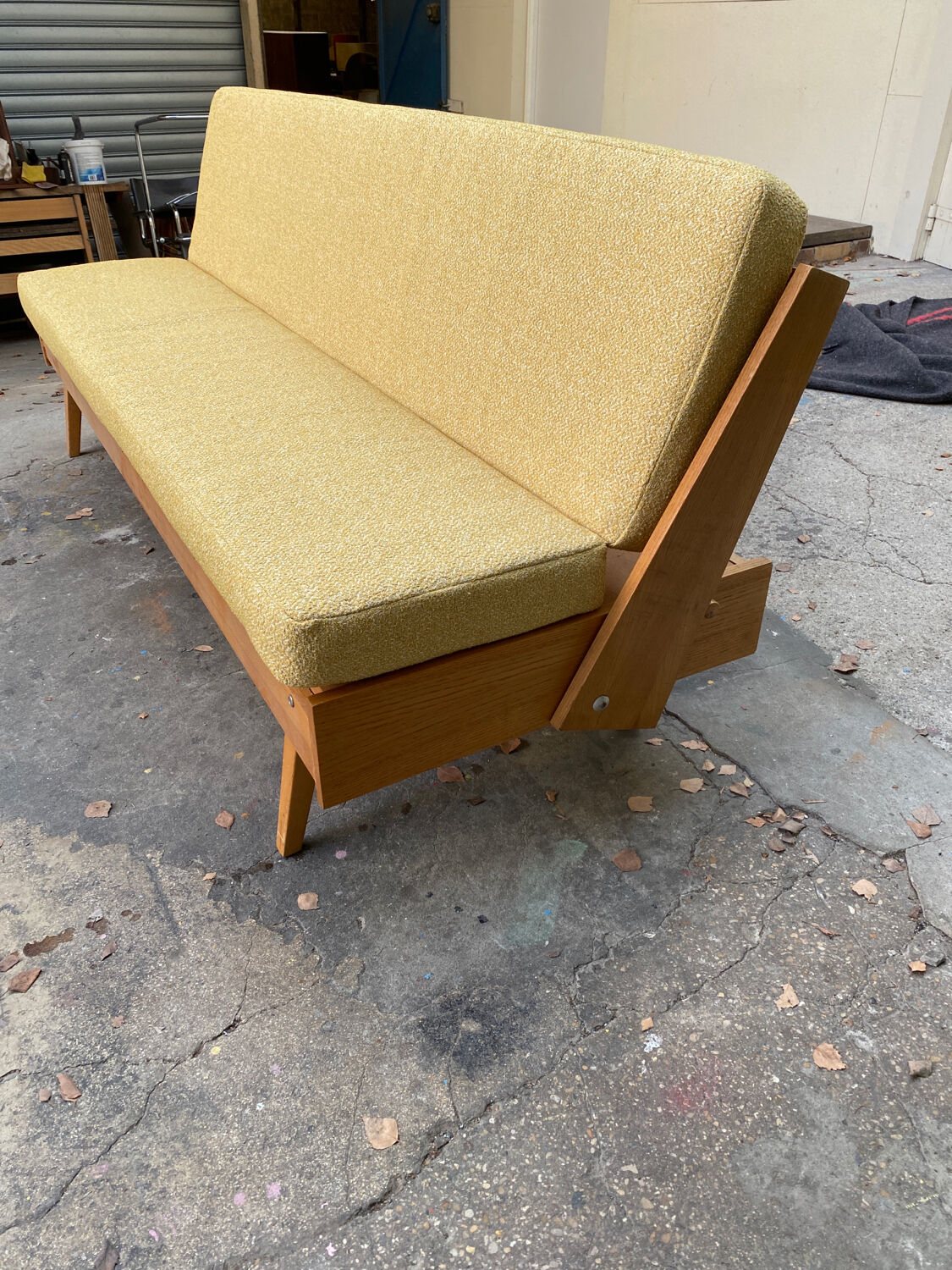 Scandinavian daybed sofa